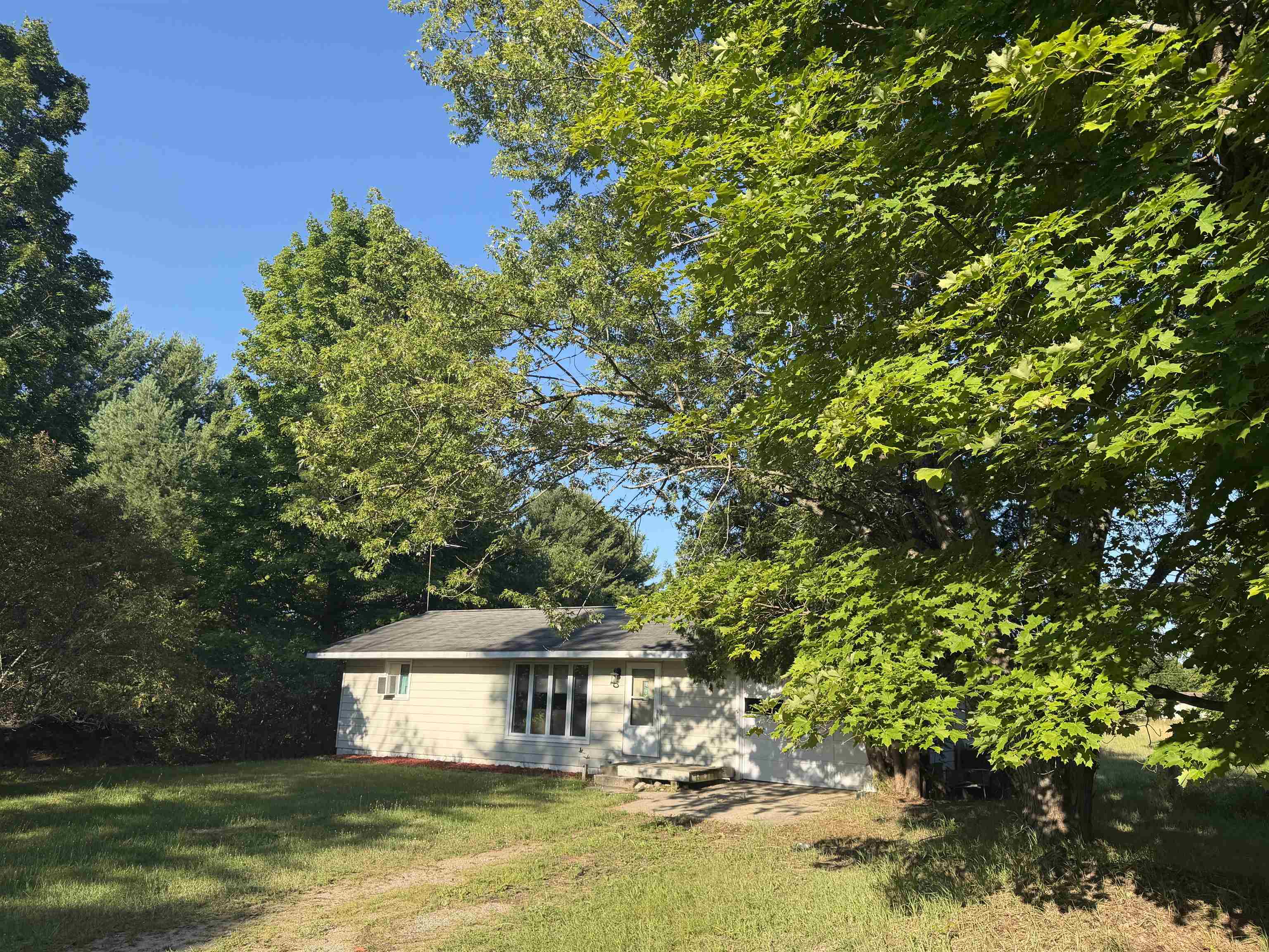 3rd image of 6296 Reynolds Rd, Lake Ann, MI 49650 | MLS# 80068747