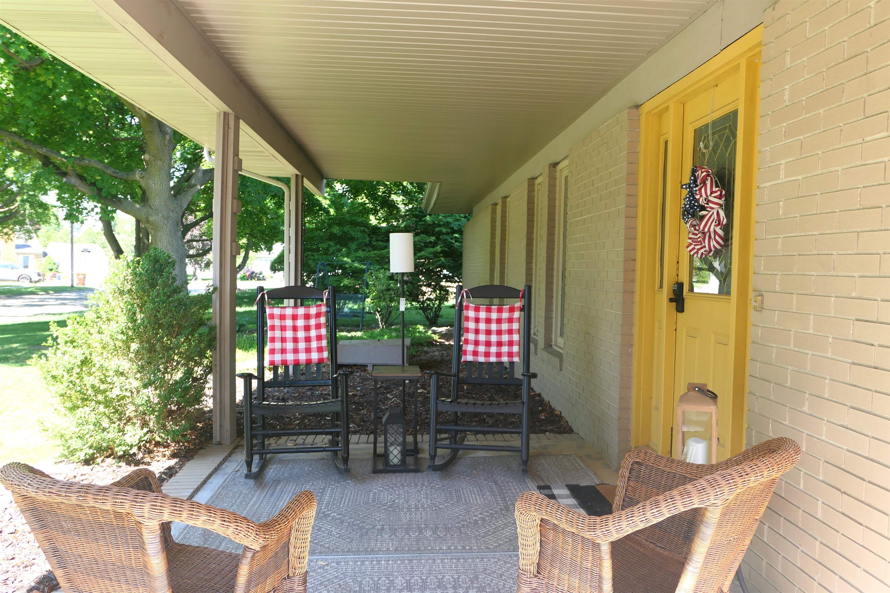 3rd image of 1006 Falkirk Rd, Alma, MI 48801 | MLS# 80069050