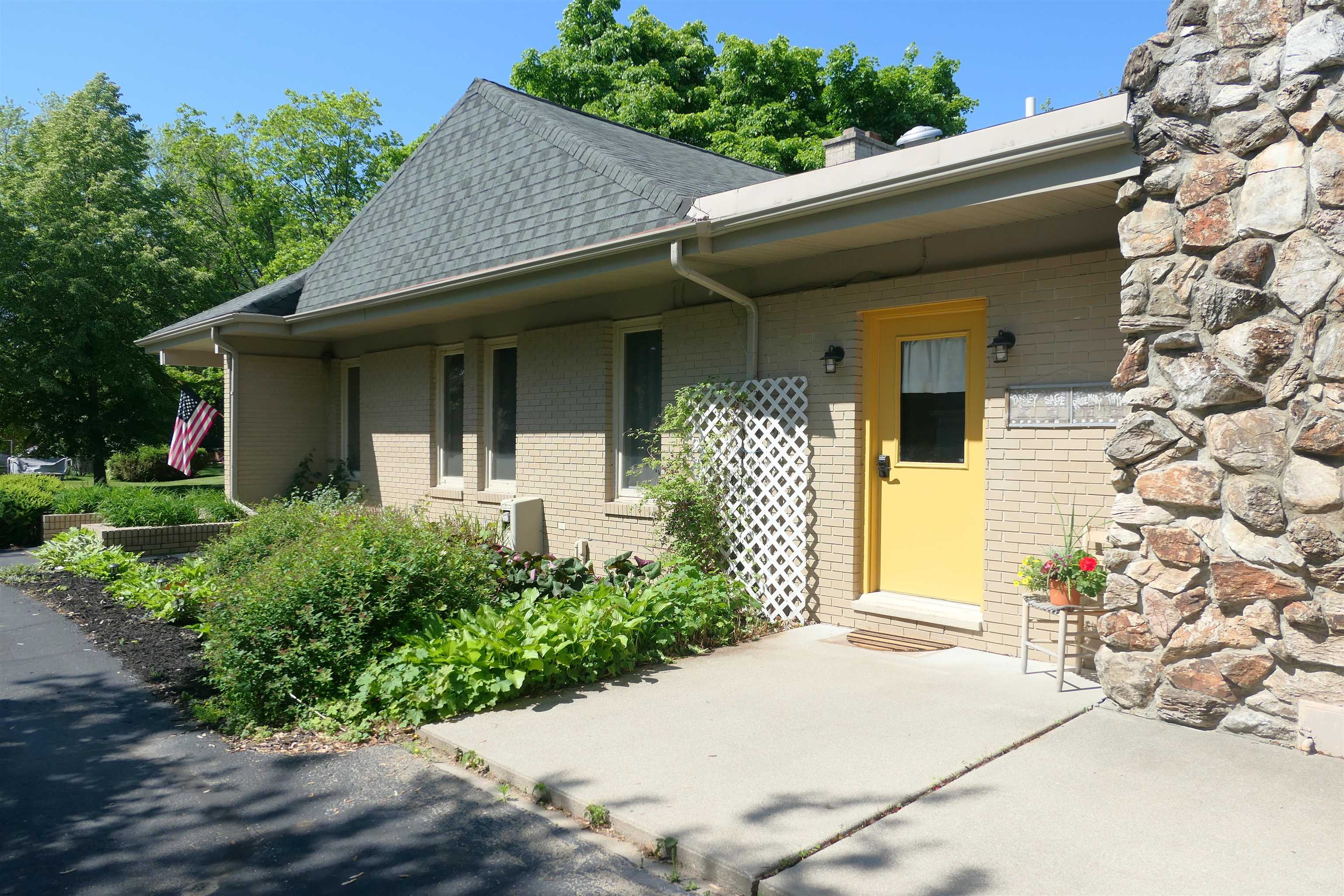 5th image of 1006 Falkirk Rd, Alma, MI 48801 | MLS# 80069050