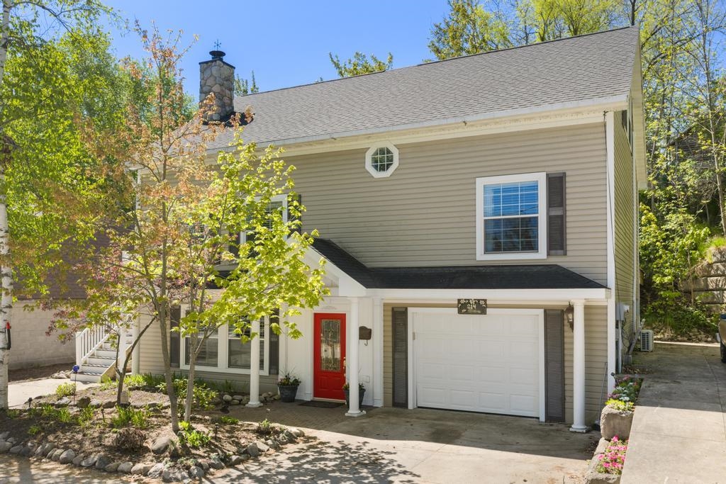 Homes for sale in Charlevoix Township Charlevoix, MI | 214 Newman St, Charlevoix Township Charlevoix, MI 49720 | MLS# 78080069065