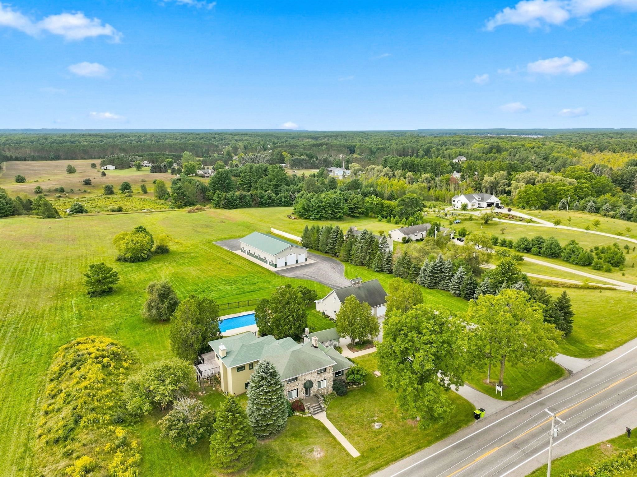 Photo 3 of Single family home for sale at 6801 Secor Rd, Traverse City, MI 49685 | MLS# 78080069362 | Listing updated on 2026-10-06