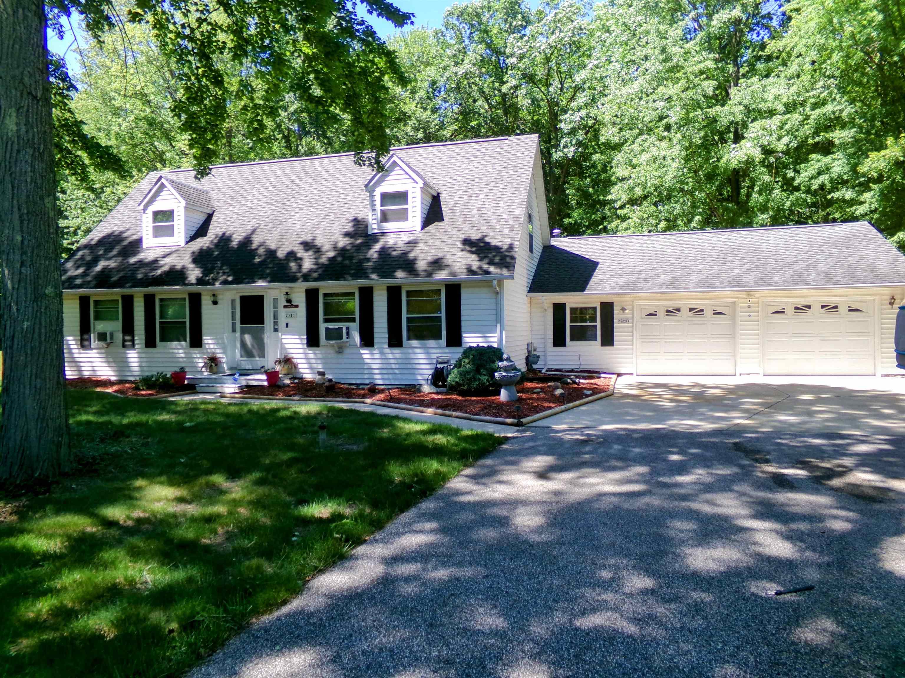 Homes for sale in Midland Charter Township Midland, MI | 2341 E Cherrywood Dr, Midland Charter Township Midland, MI 48640 | MLS# 79080069627