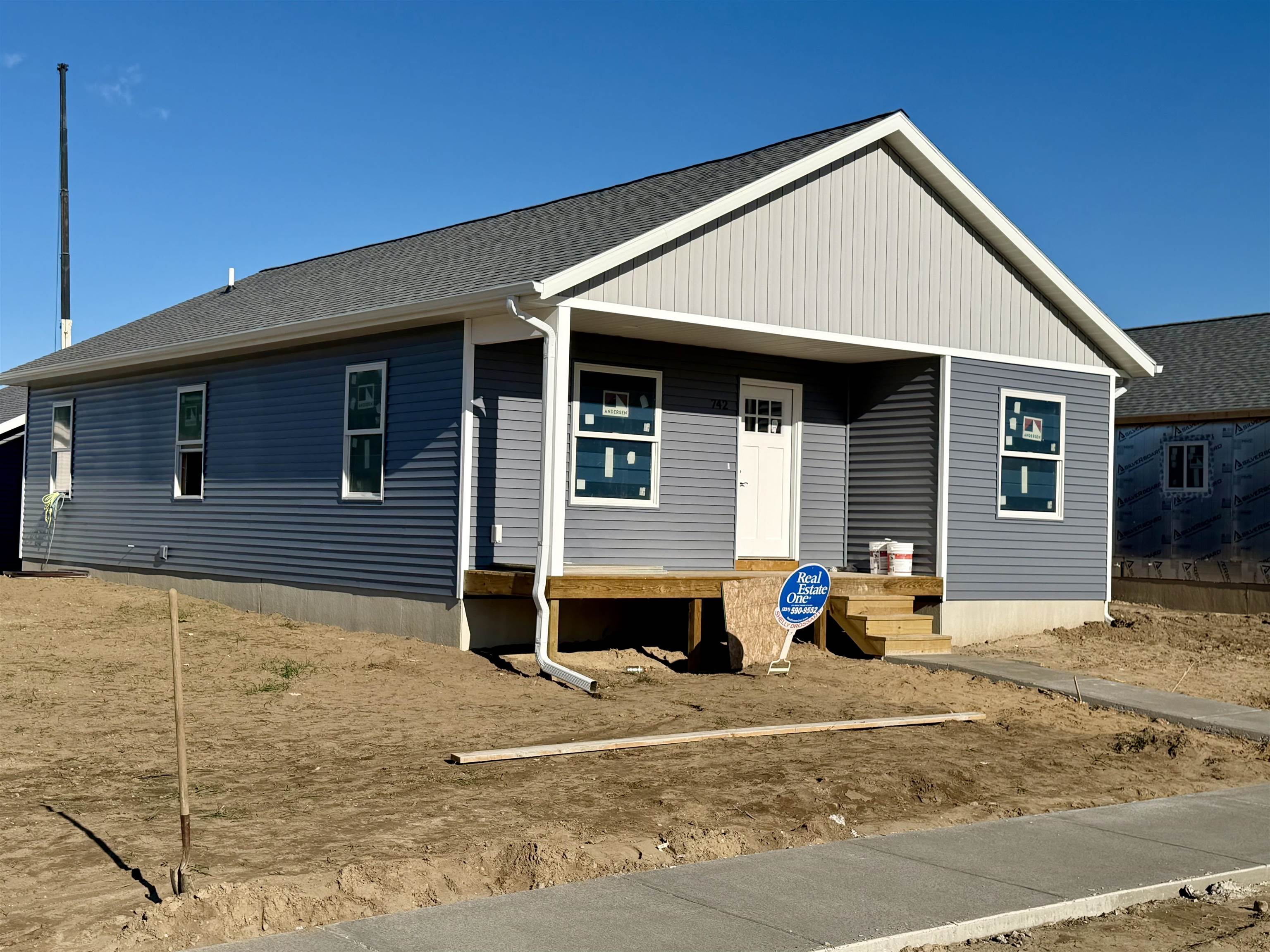 Photo 2 of Single family home for sale at 742 Ashland Dr, Traverse City, MI 49696 | MLS# 78080069756 | Listing updated on 2026-09-13