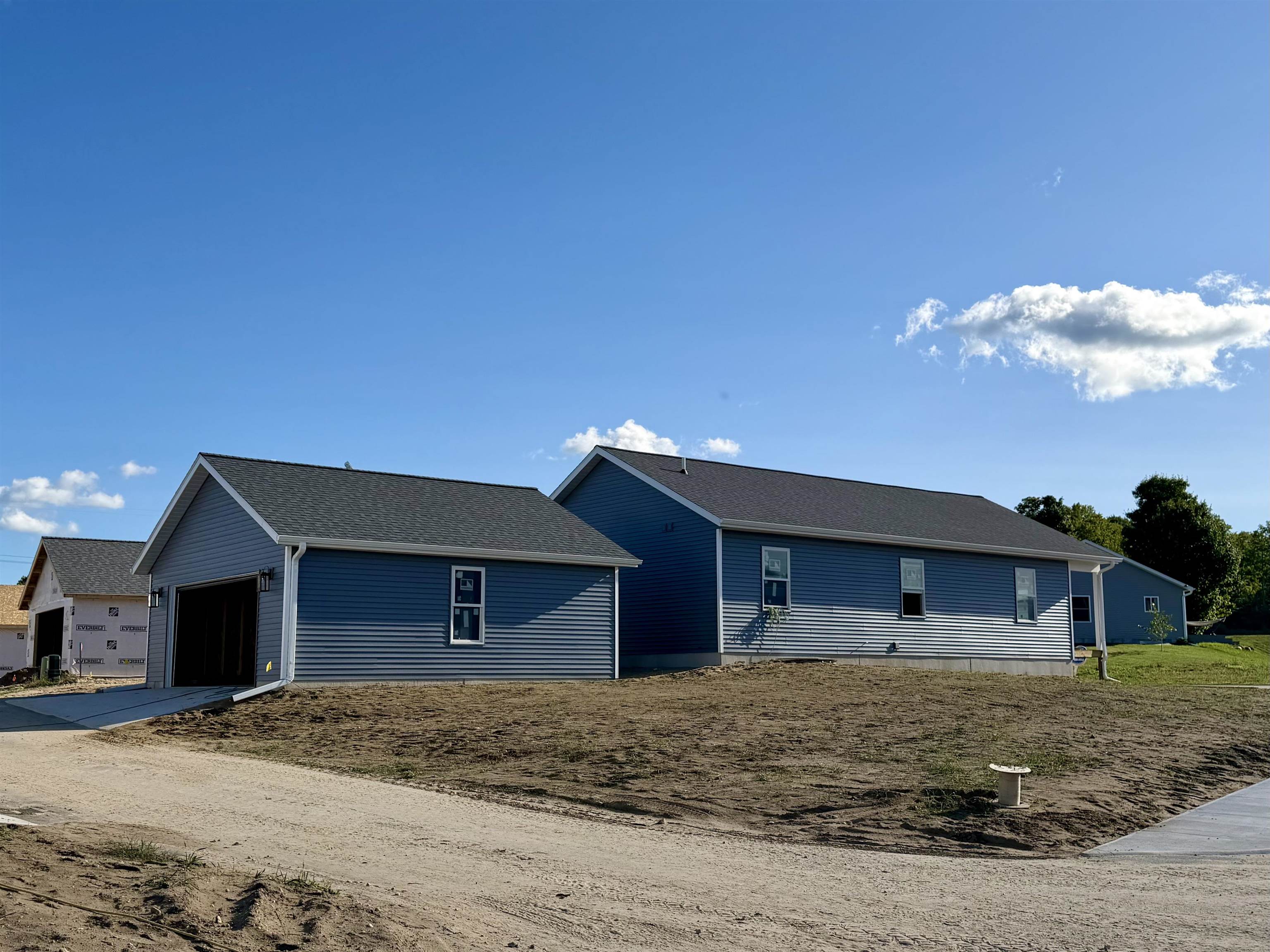 Photo 3 of Single family home for sale at 742 Ashland Dr, Traverse City, MI 49696 | MLS# 78080069756 | Listing updated on 2026-09-13