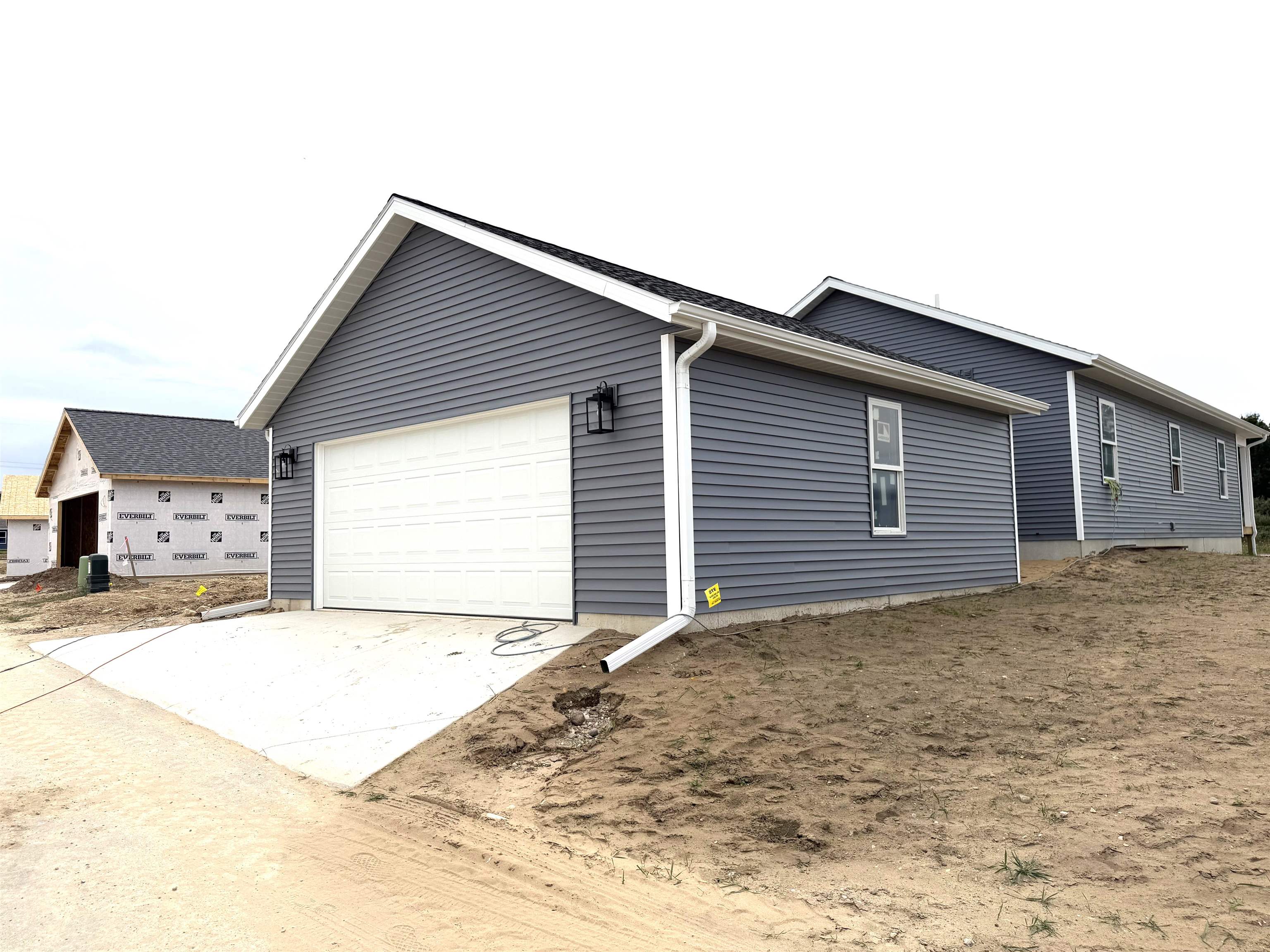 Photo 4 of Single family home for sale at 742 Ashland Dr, Traverse City, MI 49696 | MLS# 78080069756 | Listing updated on 2026-09-13