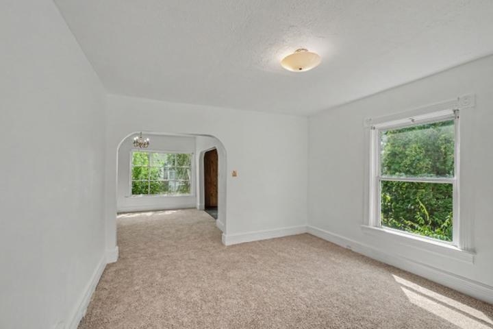 4th image of 221 W Center St, Alma, MI 48801 | MLS# 80069832