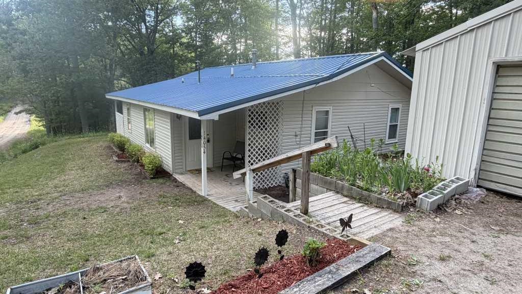 2nd image of 14054 W Pointe Rd, Atlanta, MI 49709 | MLS# 77080070064
