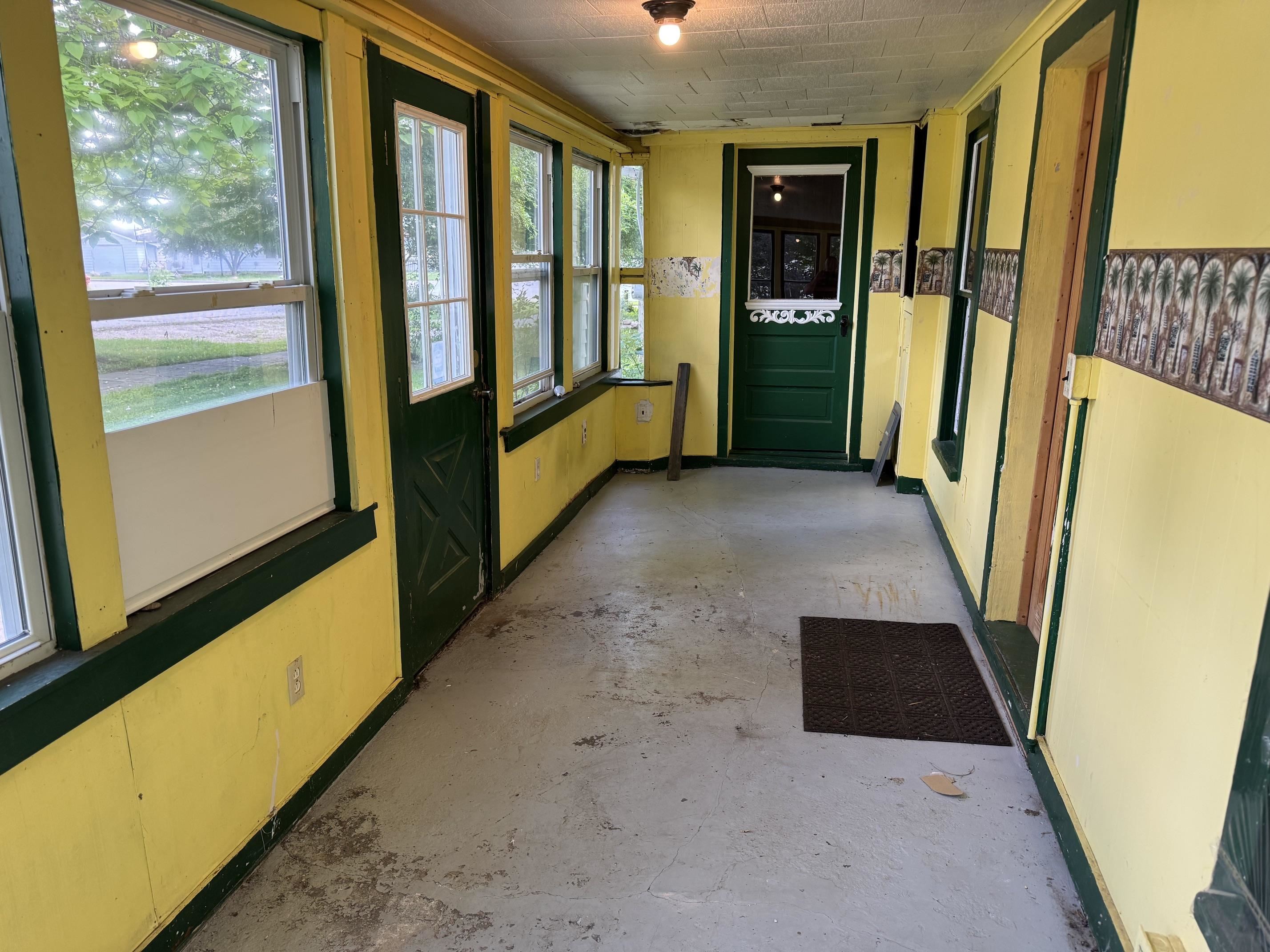 2nd image of 225 N Hayes St, Farwell, MI 48622 | MLS# 79080070143
