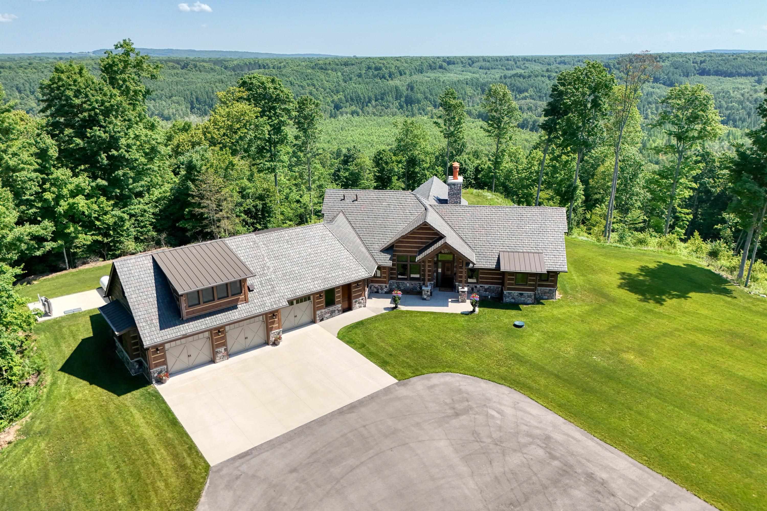 Homes for sale in Benzonia, MI | 3375 Crum Rd, Benzonia, MI 49616 | MLS# 80070152