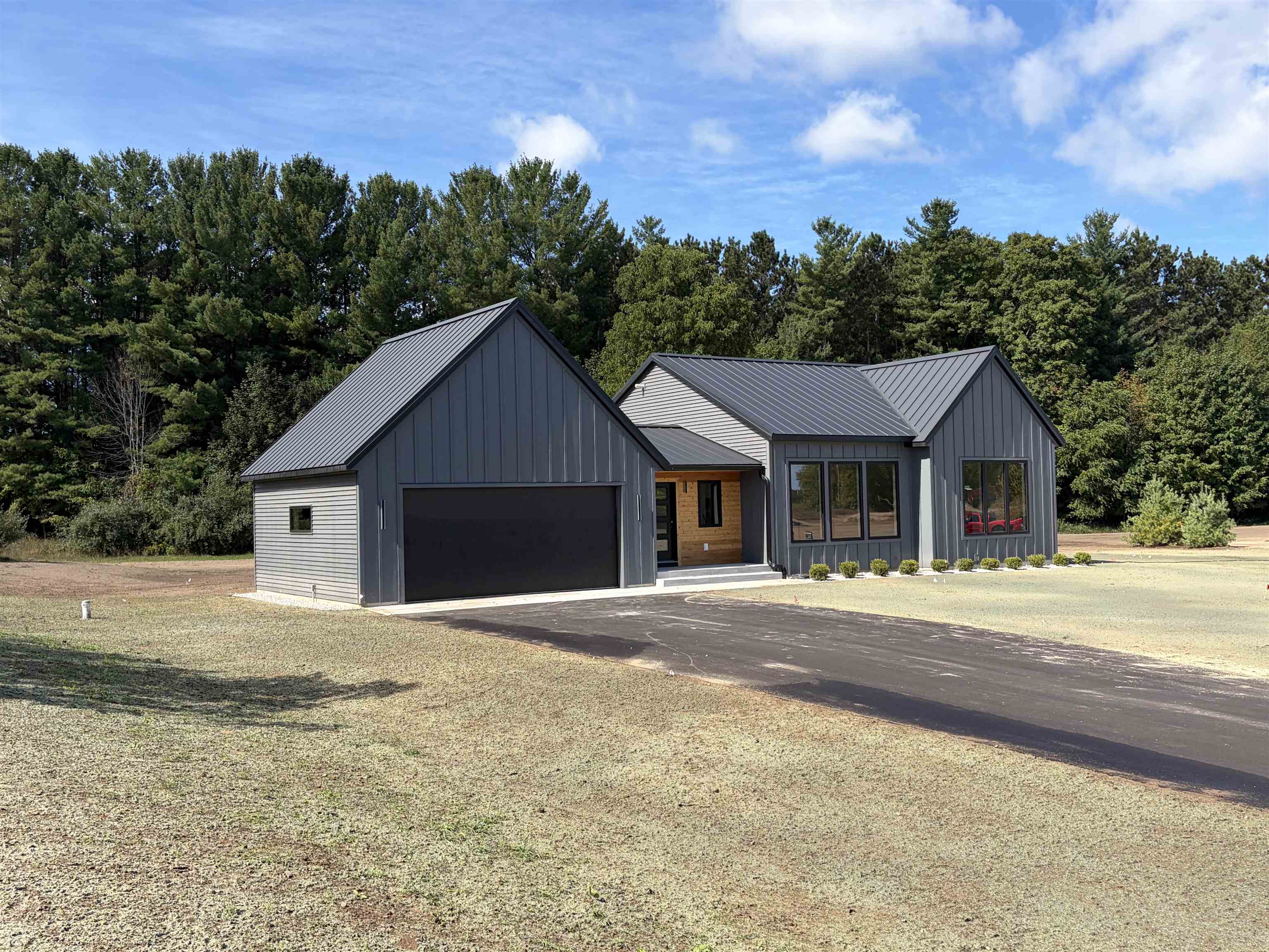Photo 3 of Single family home for sale at 4107 Fireside Trl, Long Lake Township Grand Traverse, MI 49685 | MLS# 78080070154 | Listing updated on 2026-09-15