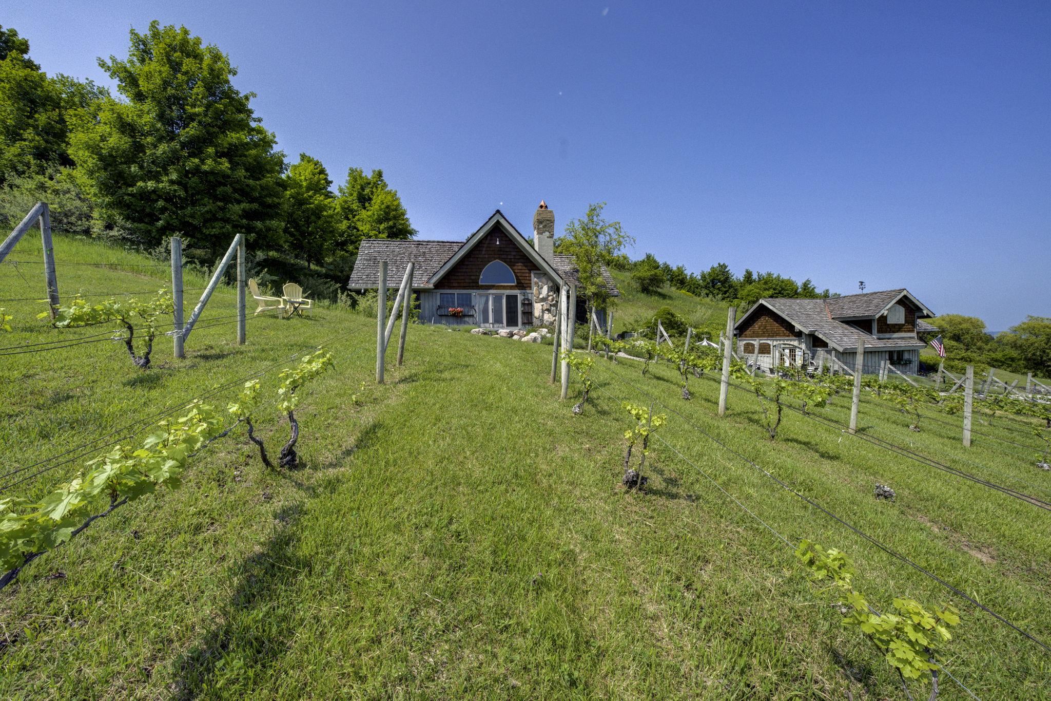 3rd image of 10702 E Hilltop Rd, Suttons Bay, MI 49682 | MLS# 78080070167