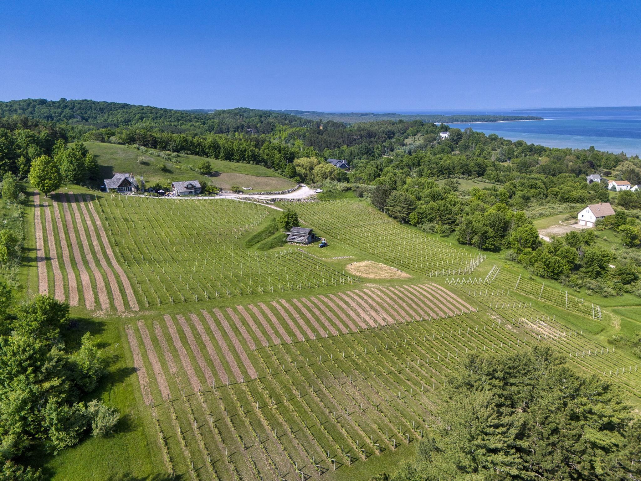 4th image of 10702 E Hilltop Rd, Suttons Bay, MI 49682 | MLS# 78080070167