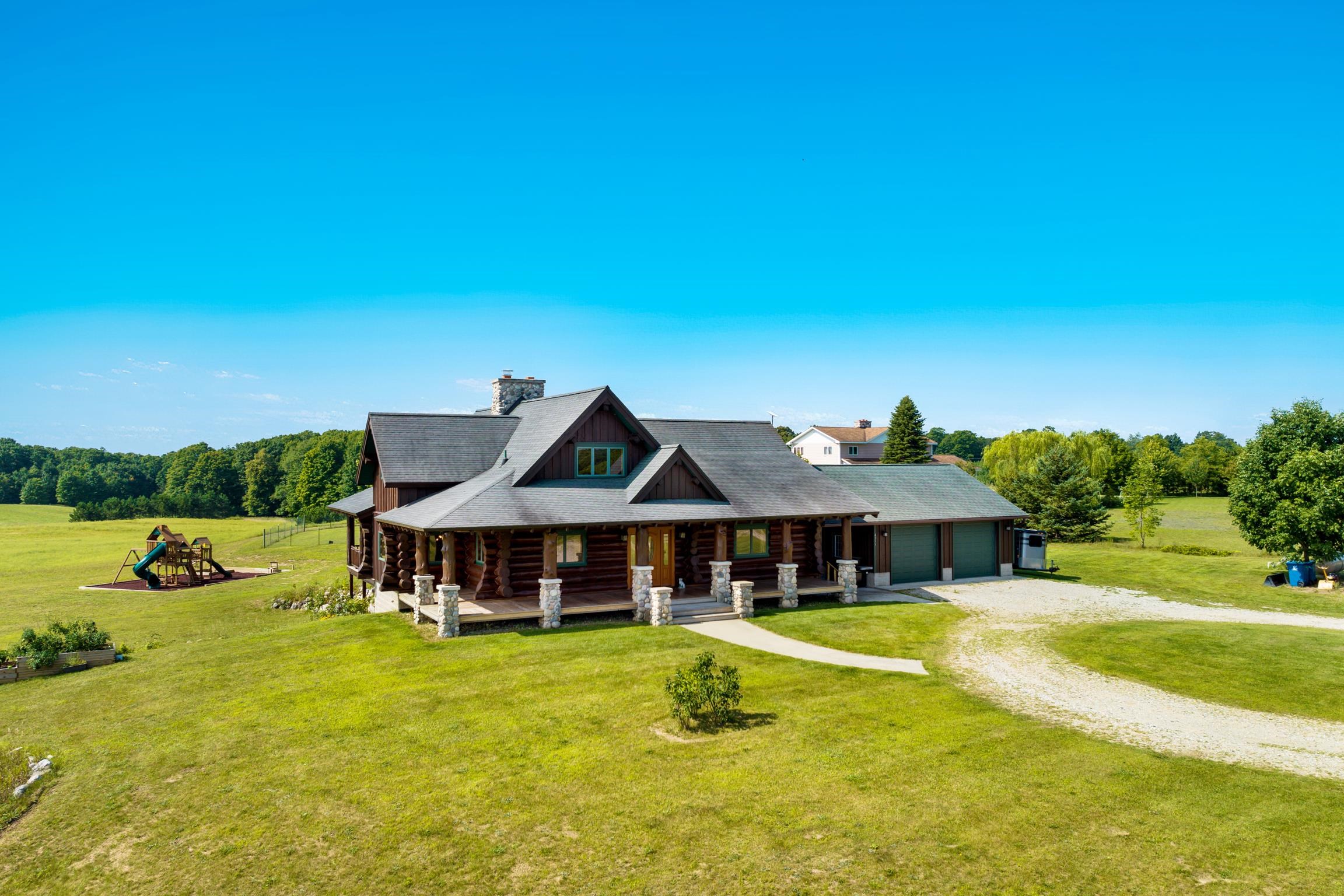 Photo 1 of Single family home for sale at 4311 Caro Ln, Kingsley, MI 49649 | MLS# 78080070190 | Listing updated on 2026-10-02