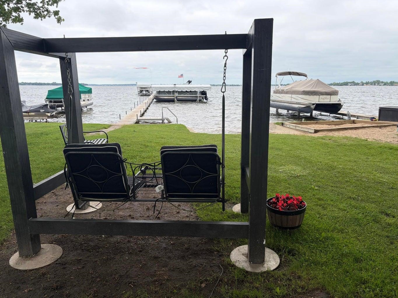 3rd image of 508 Shore View Dr, Houghton Lake, MI 48629 | MLS# 77080070285