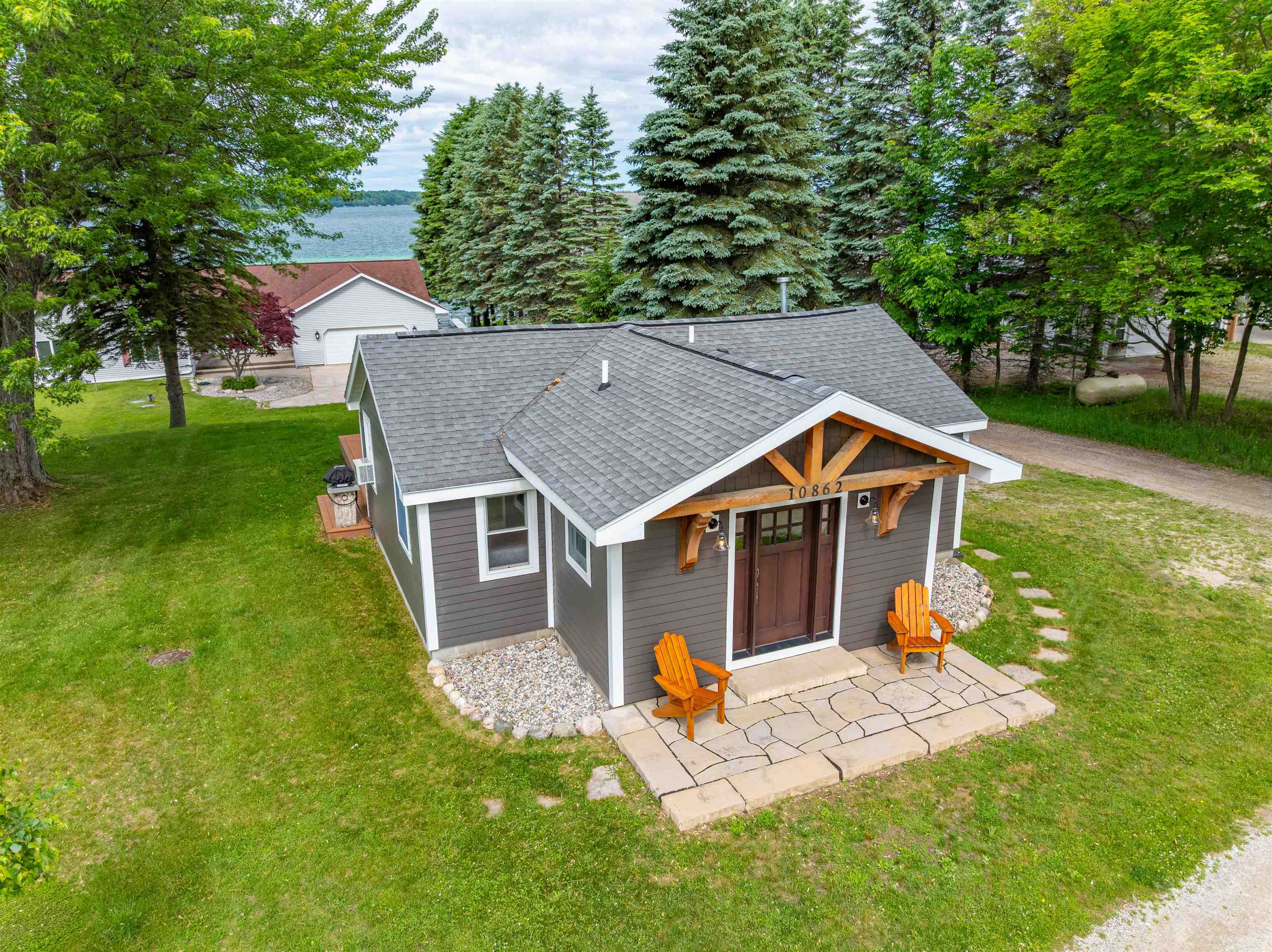 5th image of 10862 Torchlight Ln, Central Lake, MI 49622 | MLS# 78080070317