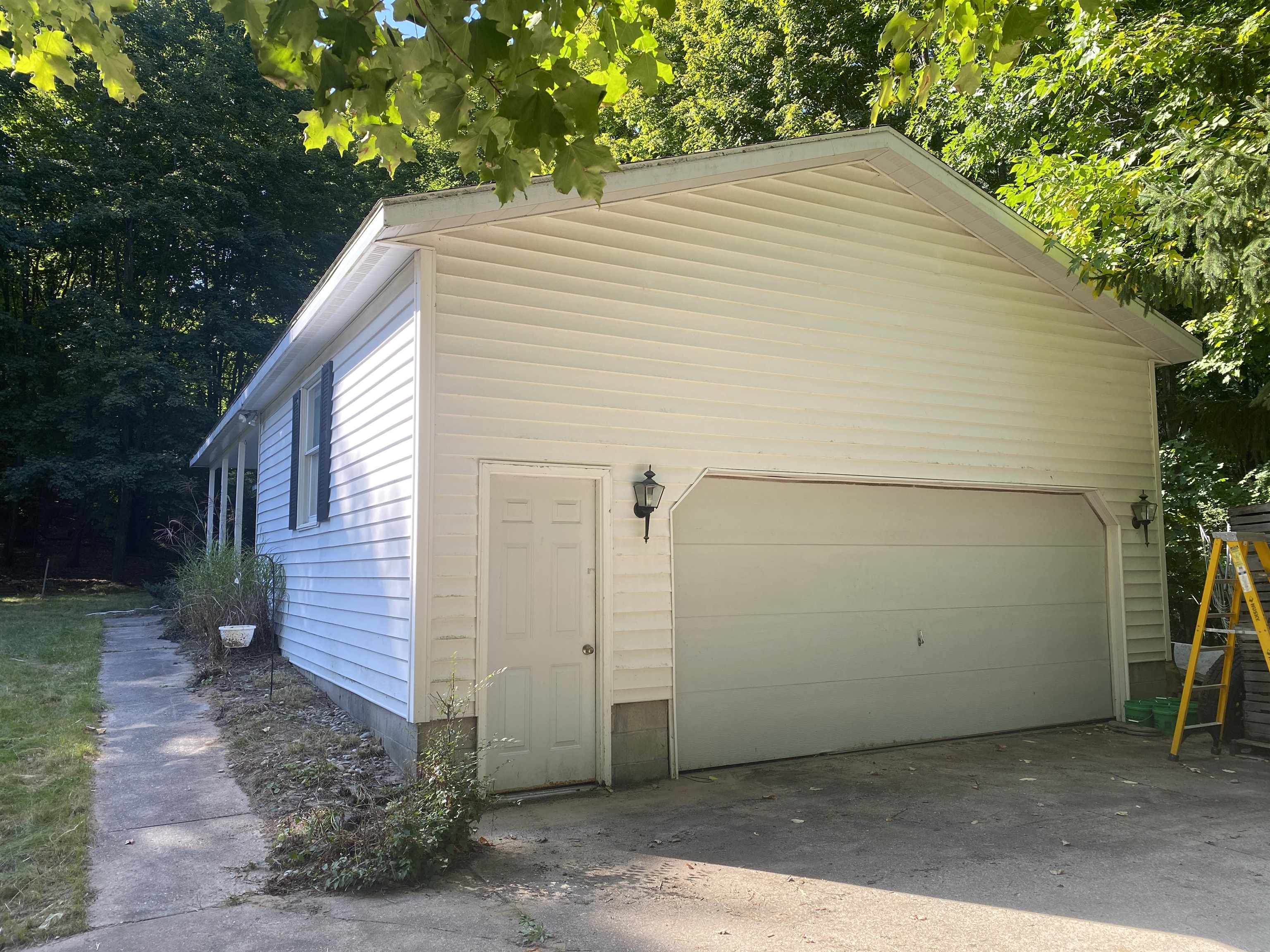 4th image of 12134 Jonathon Dr, Rapid City, MI 49676 | MLS# 78080070357