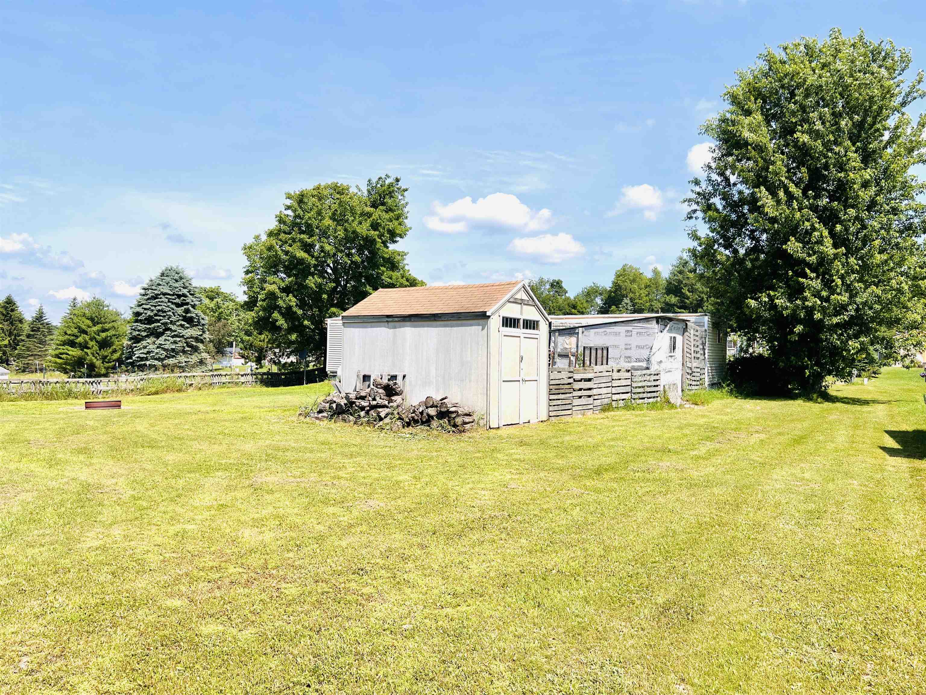 4th image of 111 Eastland Dr, Leroy, MI 49655 | MLS# 78080070375