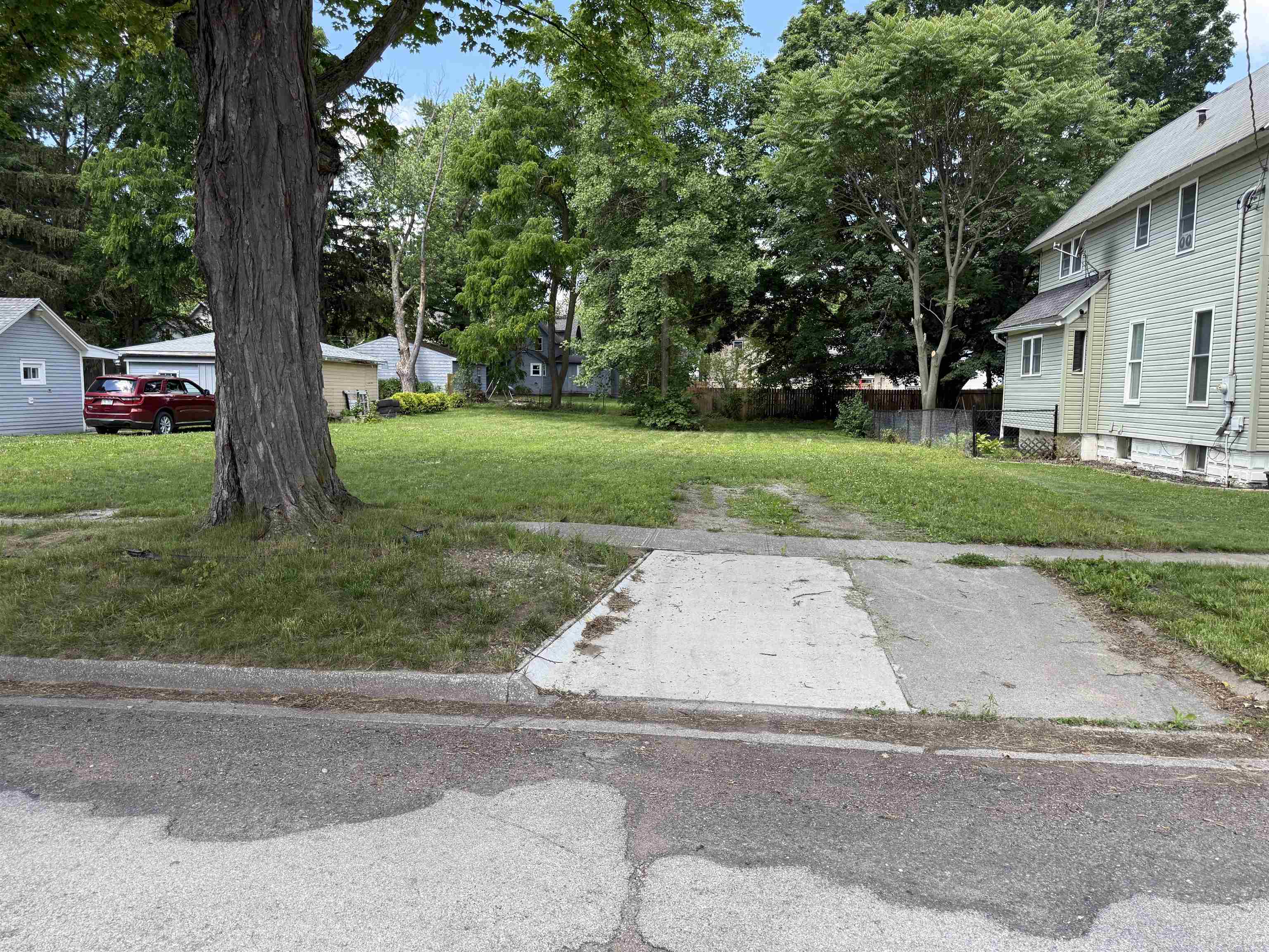 1st image of 643 N Hickory St, Owosso, MI 48867 | MLS# 79080070383