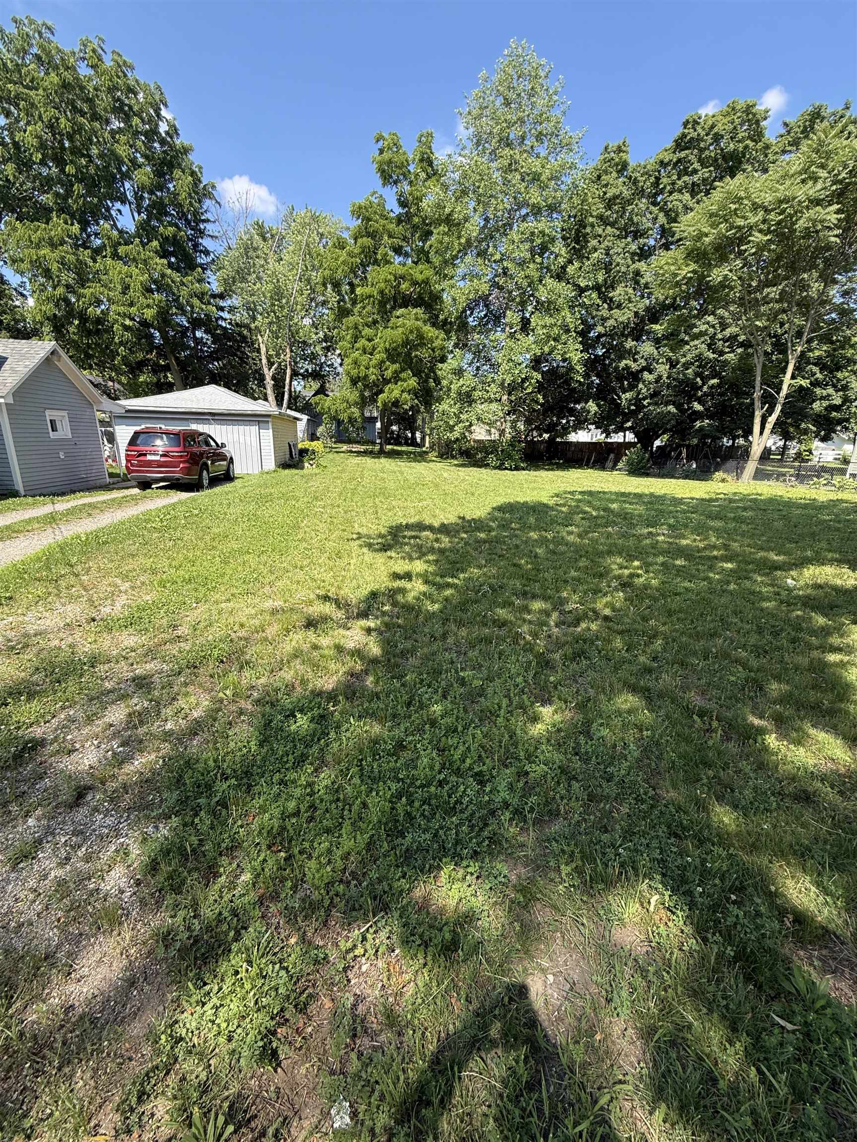 2nd image of 643 N Hickory St, Owosso, MI 48867 | MLS# 79080070383