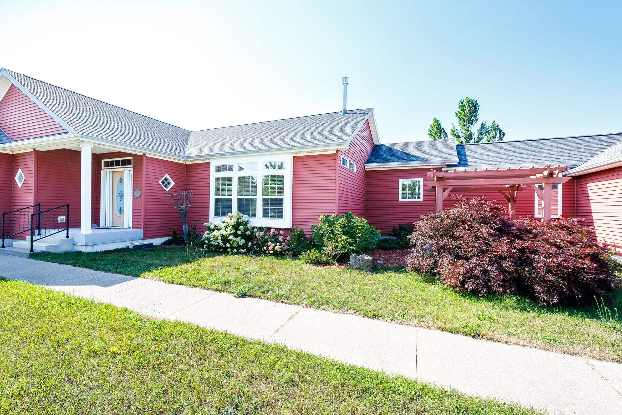 Photo 3 of Single family home for sale at 5680 Gorivan Rd, Frankfort, MI 49635 | MLS# 78080070417 | Listing updated on 2026-10-06