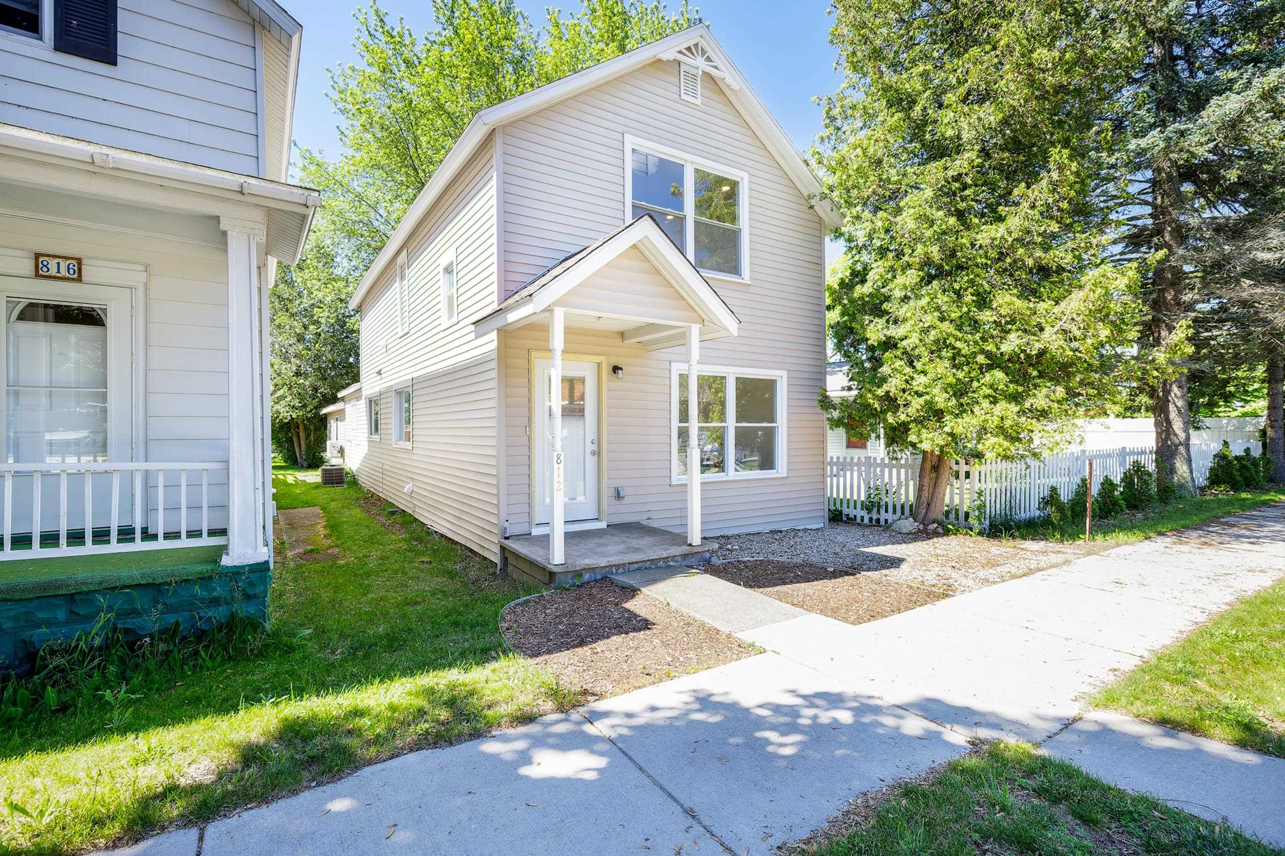 1st image of 812 Forest Ave, Frankfort, MI 49635 | MLS# 78080070418