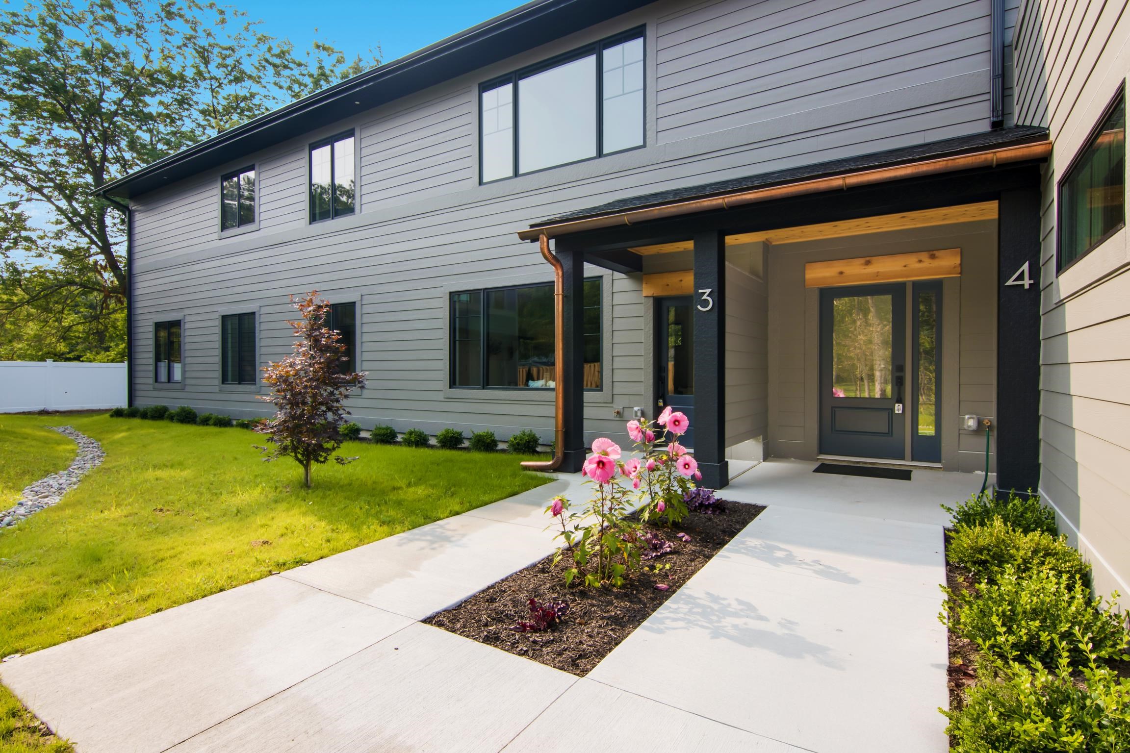 3rd image of 1002 May St, Charlevoix, MI 49720