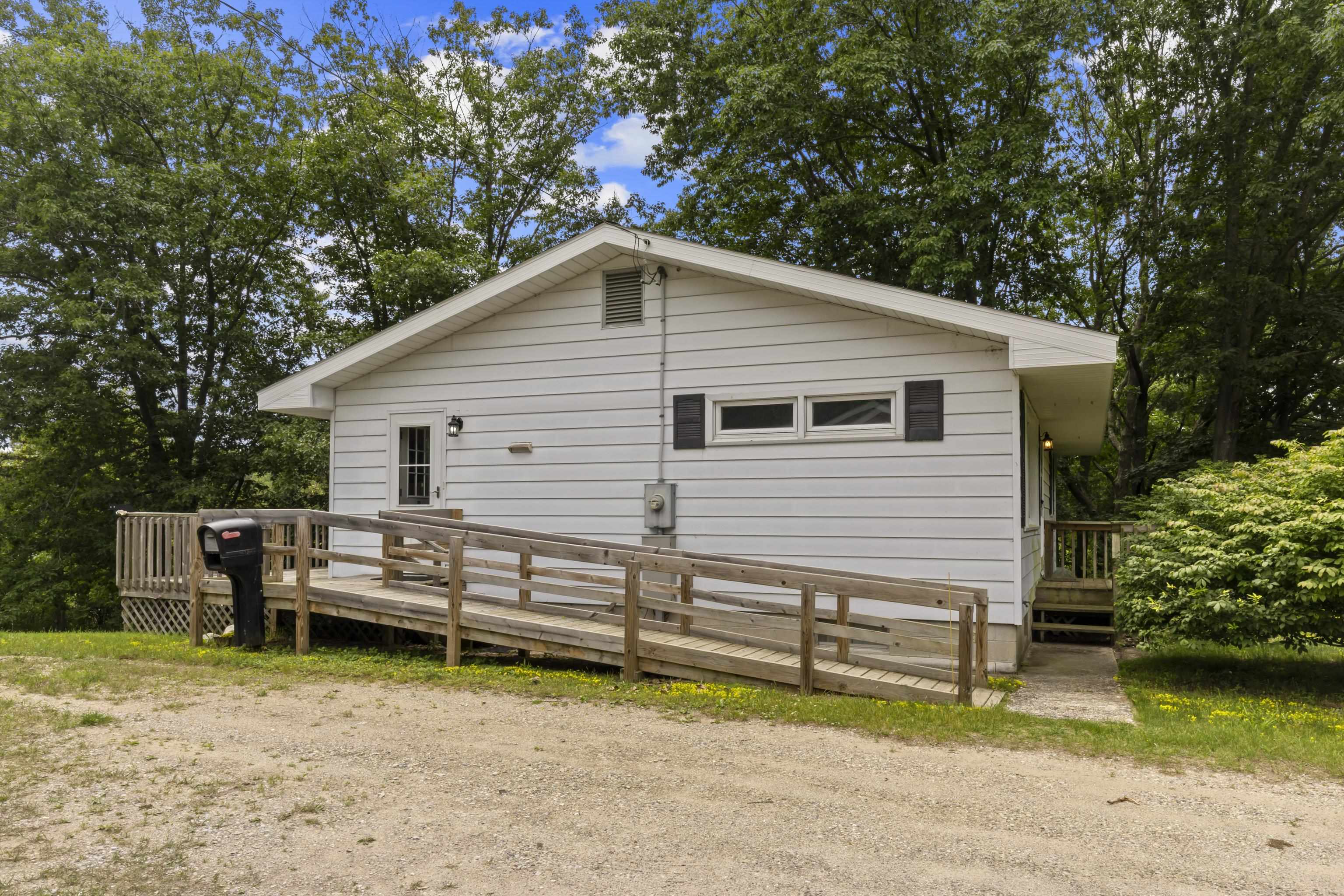 4th image of 4091 N Scenic Hwy, Honor, MI 49640 | MLS# 78080070440