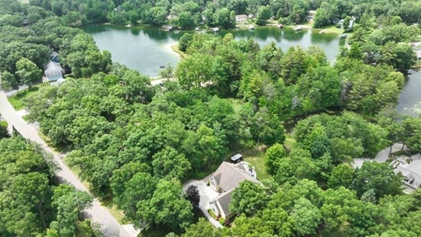 3rd image of 7021 Lakewood Dr, Oscoda, MI 48750 | MLS# 77080070505