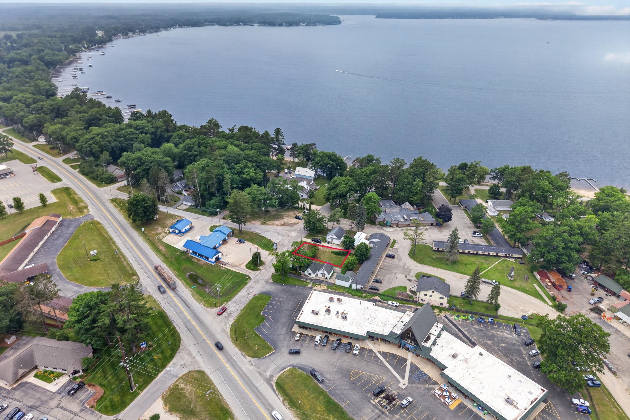 10th image of 2816 Sunnyside Dr, Cadillac, MI 49601 | MLS# 78080070522