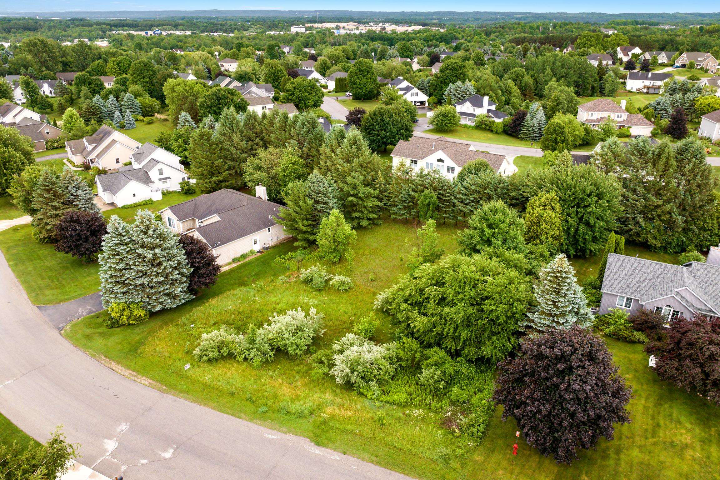 11th image of 4322 Stoneridge Dr, Traverse City, MI 49684 | MLS# 78080070565