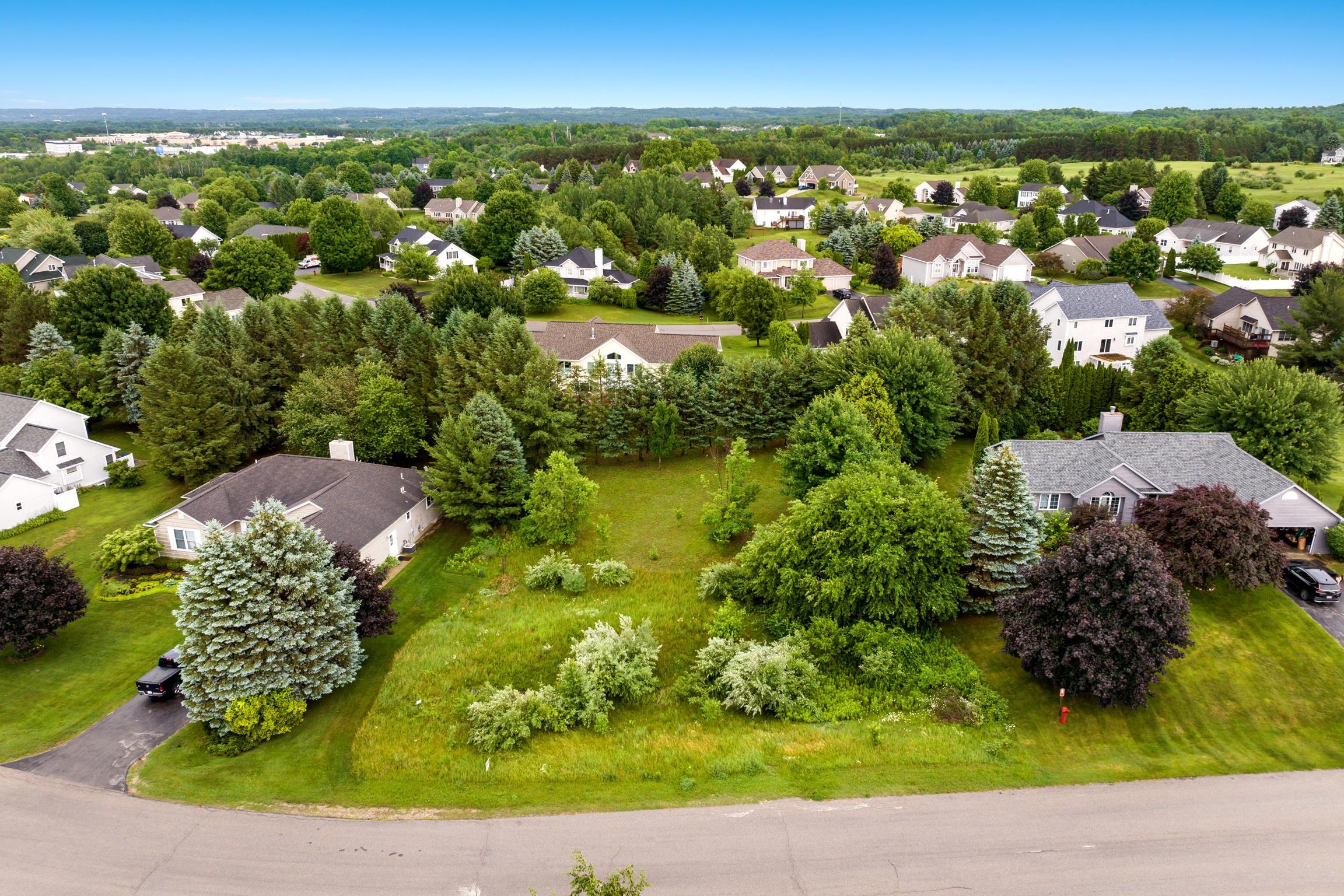 3rd image of 4322 Stoneridge Dr, Traverse City, MI 49684 | MLS# 78080070565