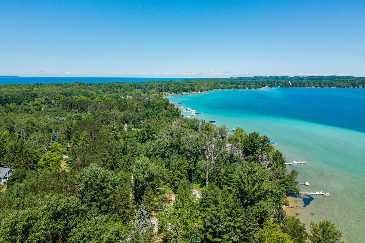 21st image of 36 Servers Dr, Kewadin, MI 49648 | MLS# 78080070583