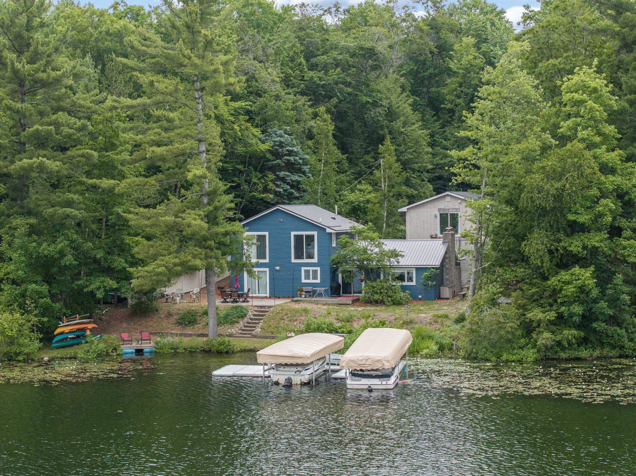Photo 1 of Single family home for sale at 2847 Crescent Shrs Dr, Traverse City, MI 49685 | MLS# 78080070621 | Listing updated on 2026-09-27