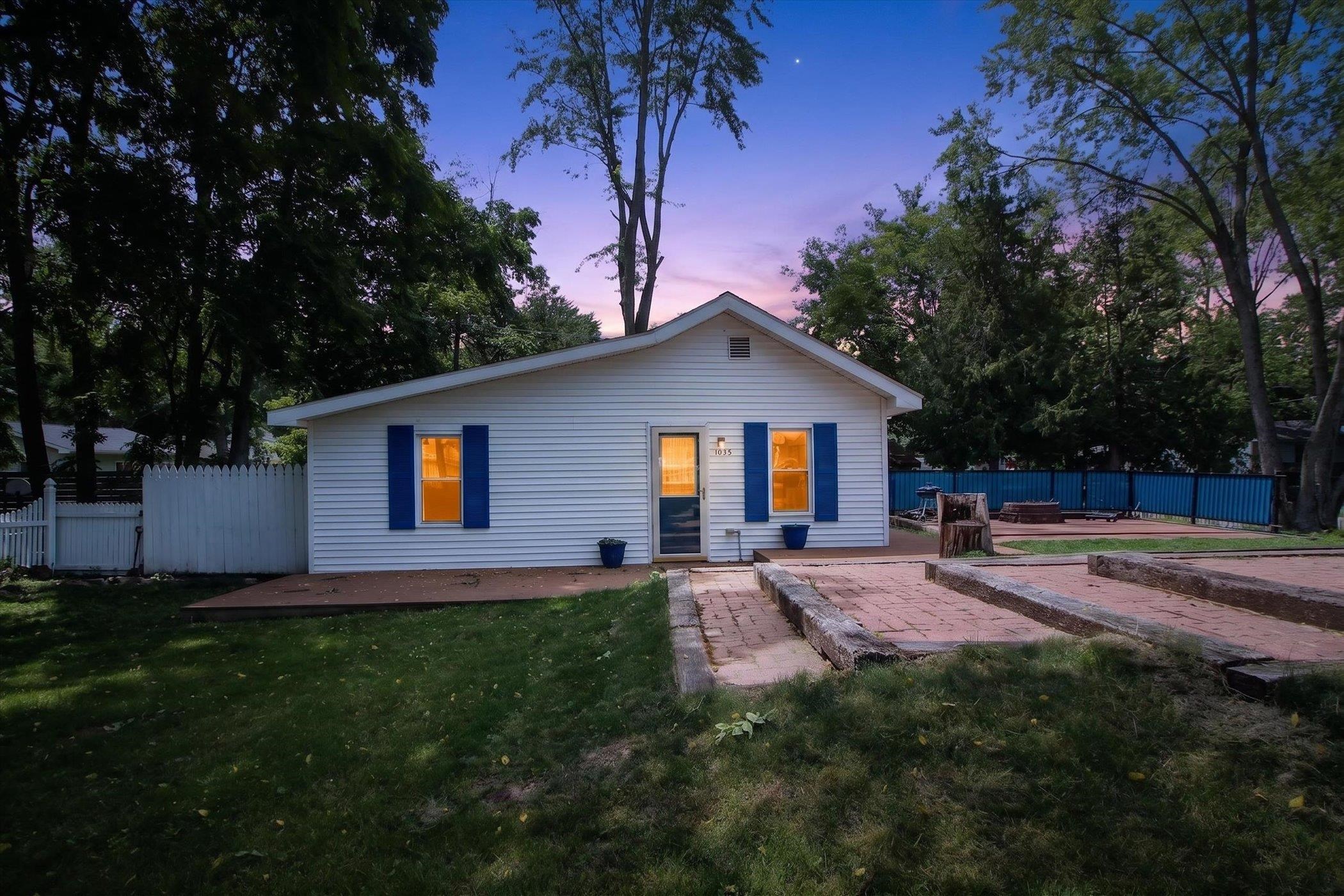 1st image of 1035 Fairview Ave, Alma, MI 48801 | MLS# 79080070645