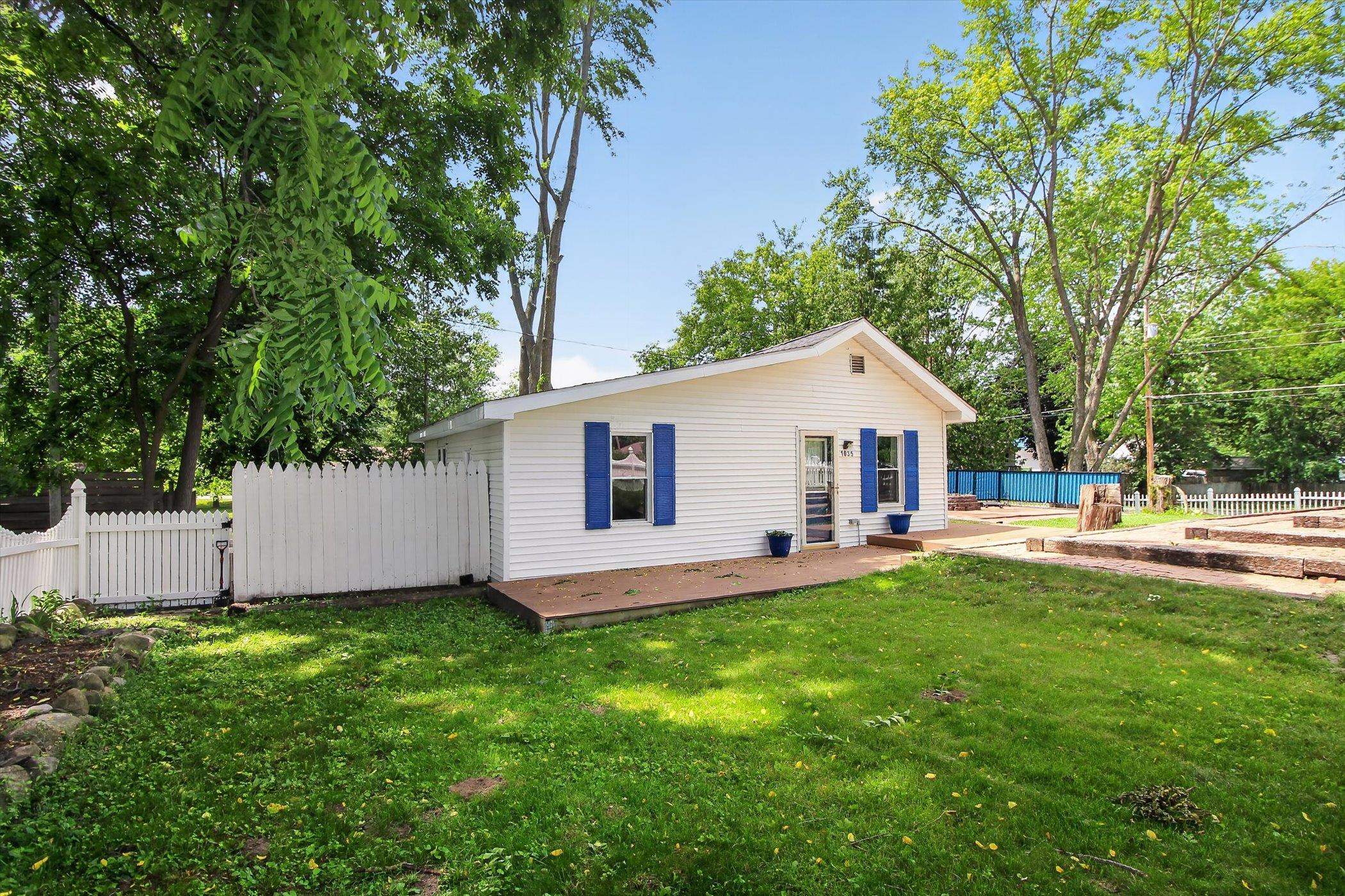 2nd image of 1035 Fairview Ave, Alma, MI 48801 | MLS# 79080070645