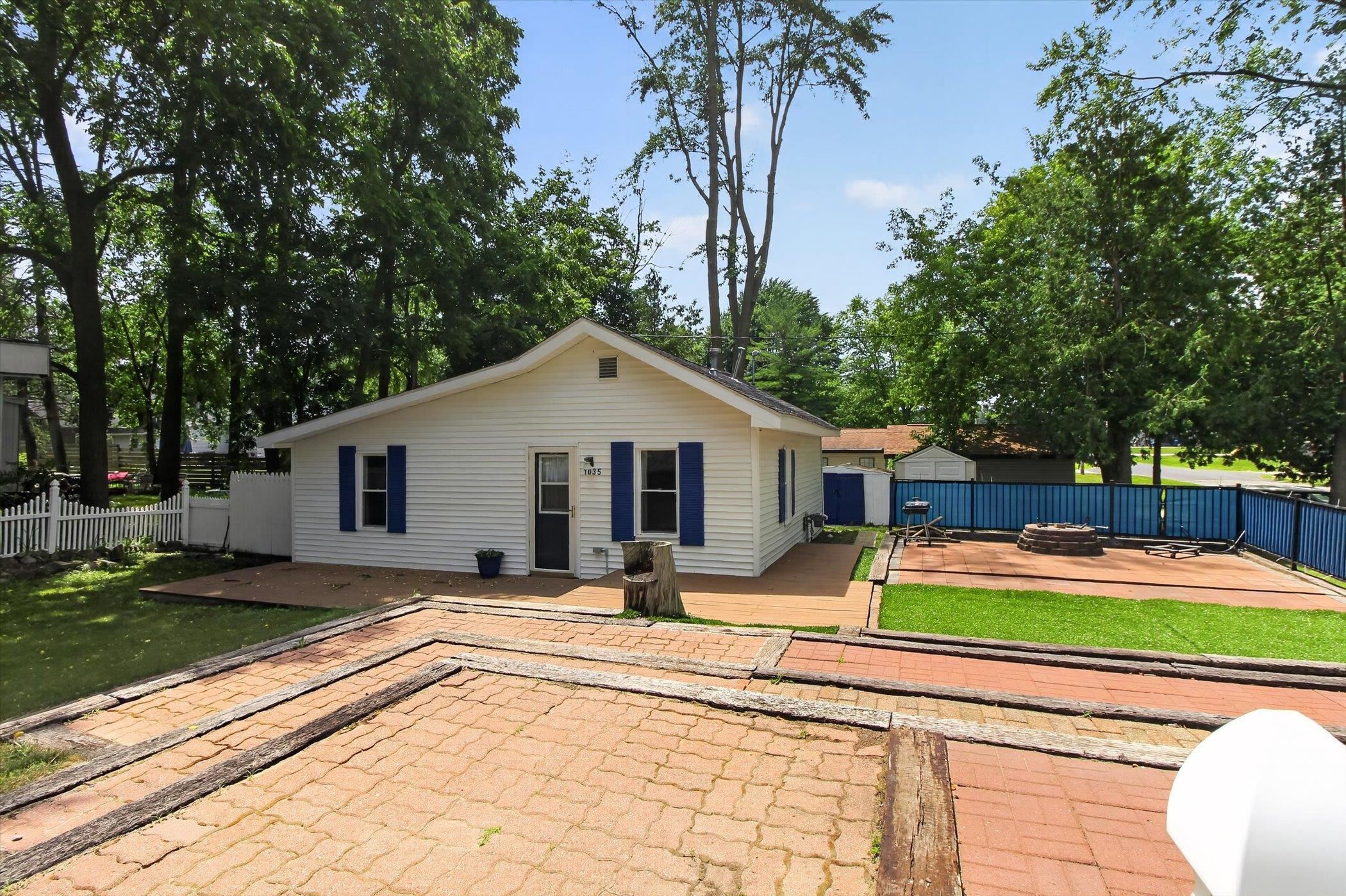 5th image of 1035 Fairview Ave, Alma, MI 48801 | MLS# 79080070645