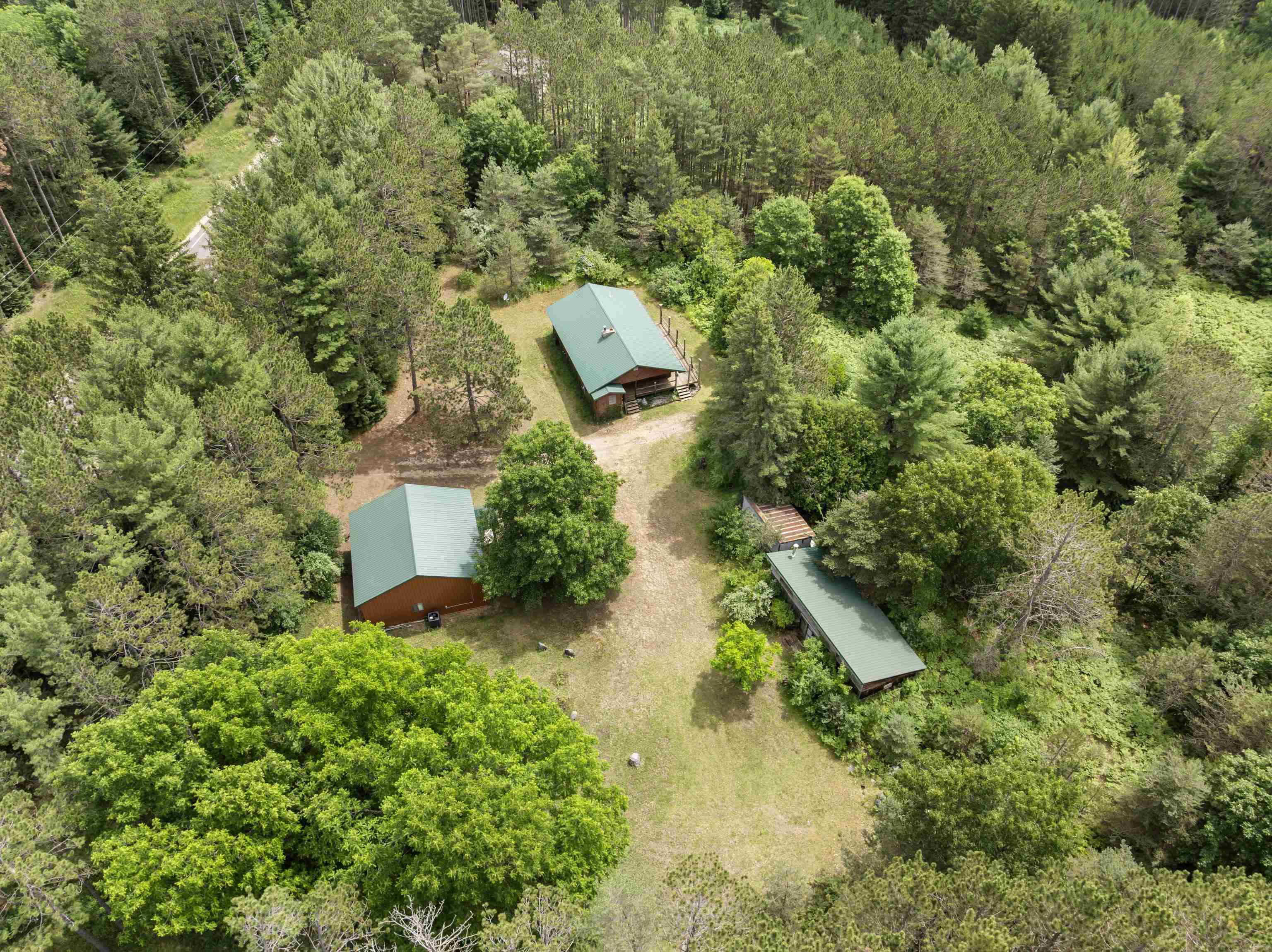 4th image of 19603 Cinder Rd, Interlochen, MI 49643 | MLS# 80070727