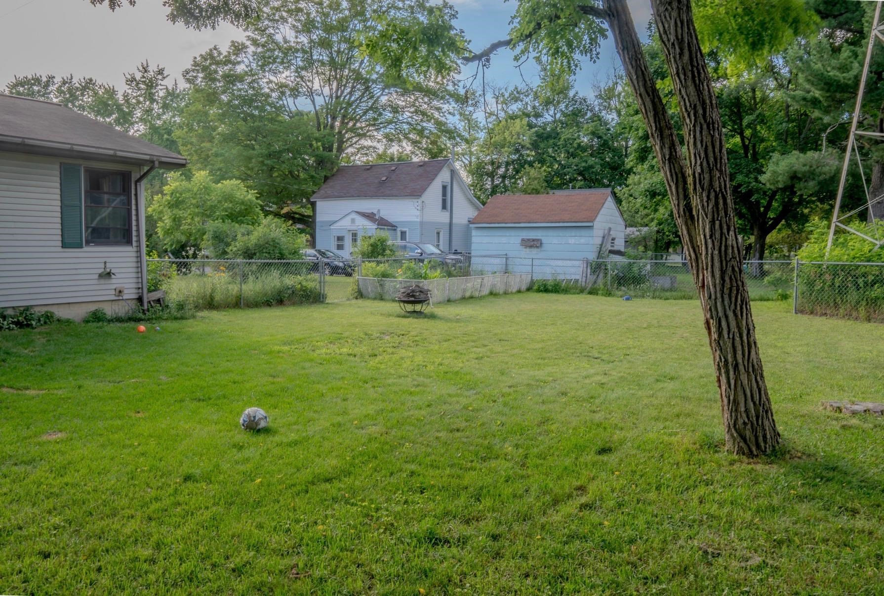 22nd image of 712 W Division St, Cadillac, MI 49601 | MLS# 79080070728
