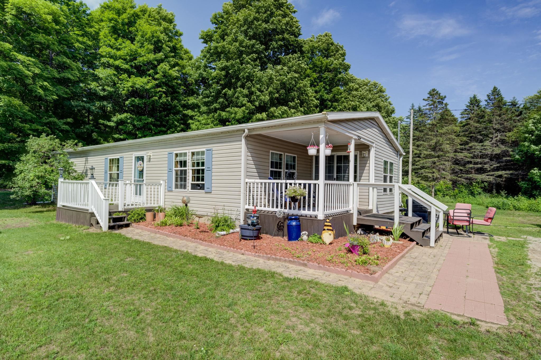 Homes for sale in Beulah, MI | 223 Pinecrest Ln, Beulah, MI 49617 | MLS# 80070787