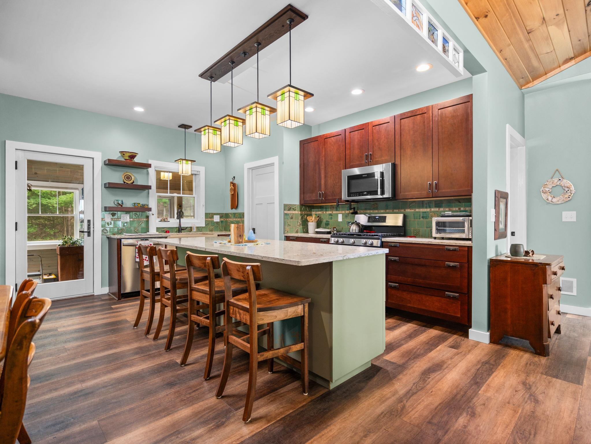 3rd image of 1955 Laurel Ln, Frankfort, MI 49635 | MLS# 80070815