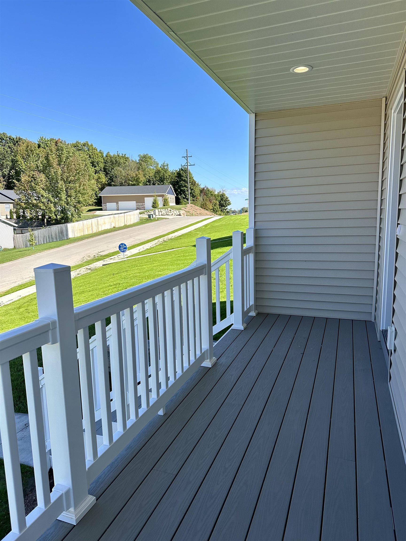 Photo 4 of Single family home for sale at 921 Sepia St, Traverse City, MI 49696 | MLS# 78080070876 | Listing updated on 2026-09-13