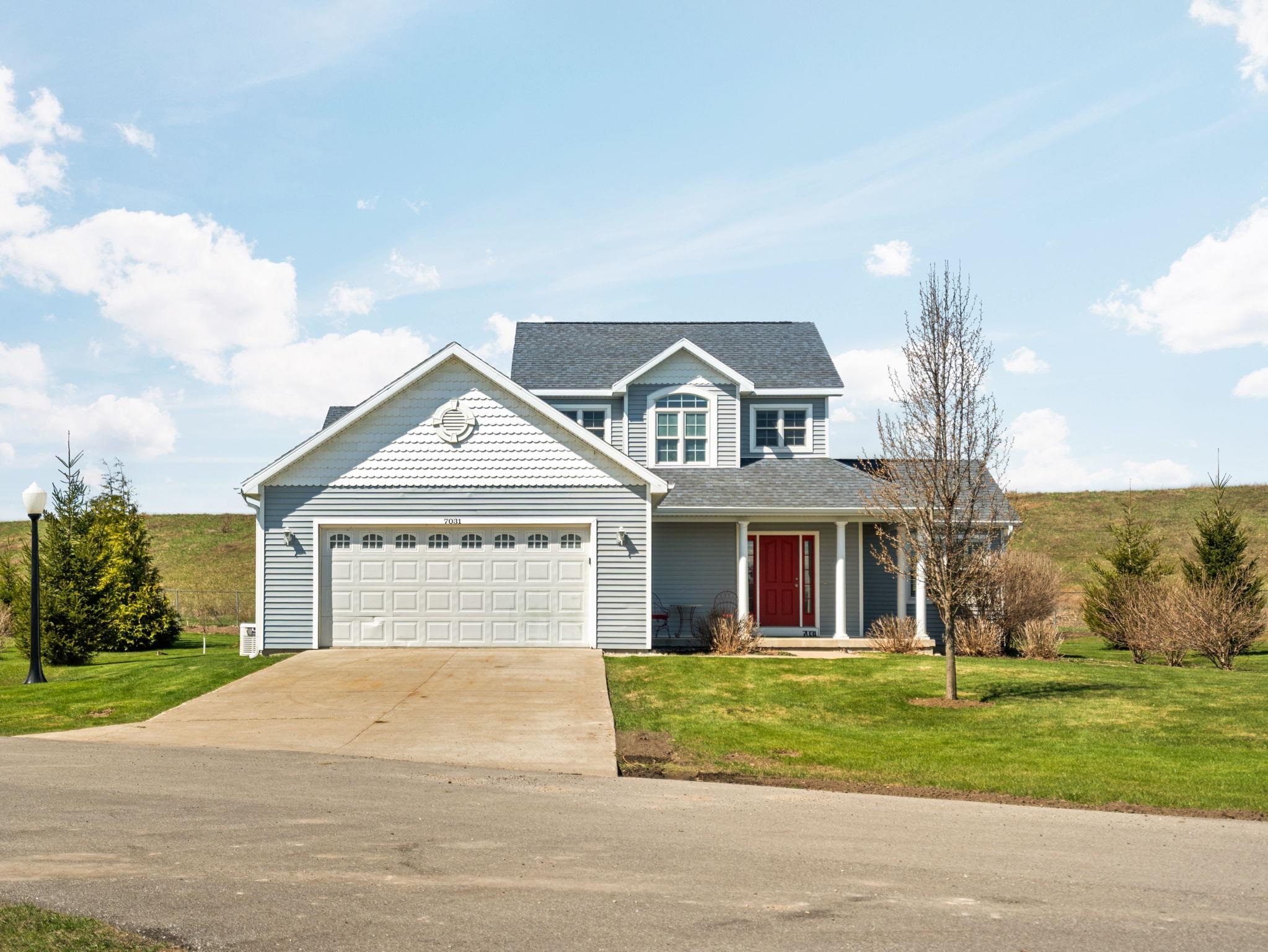 2nd image of 7031 Applewood Dr, Charlevoix, MI 49720 | MLS# 80071040