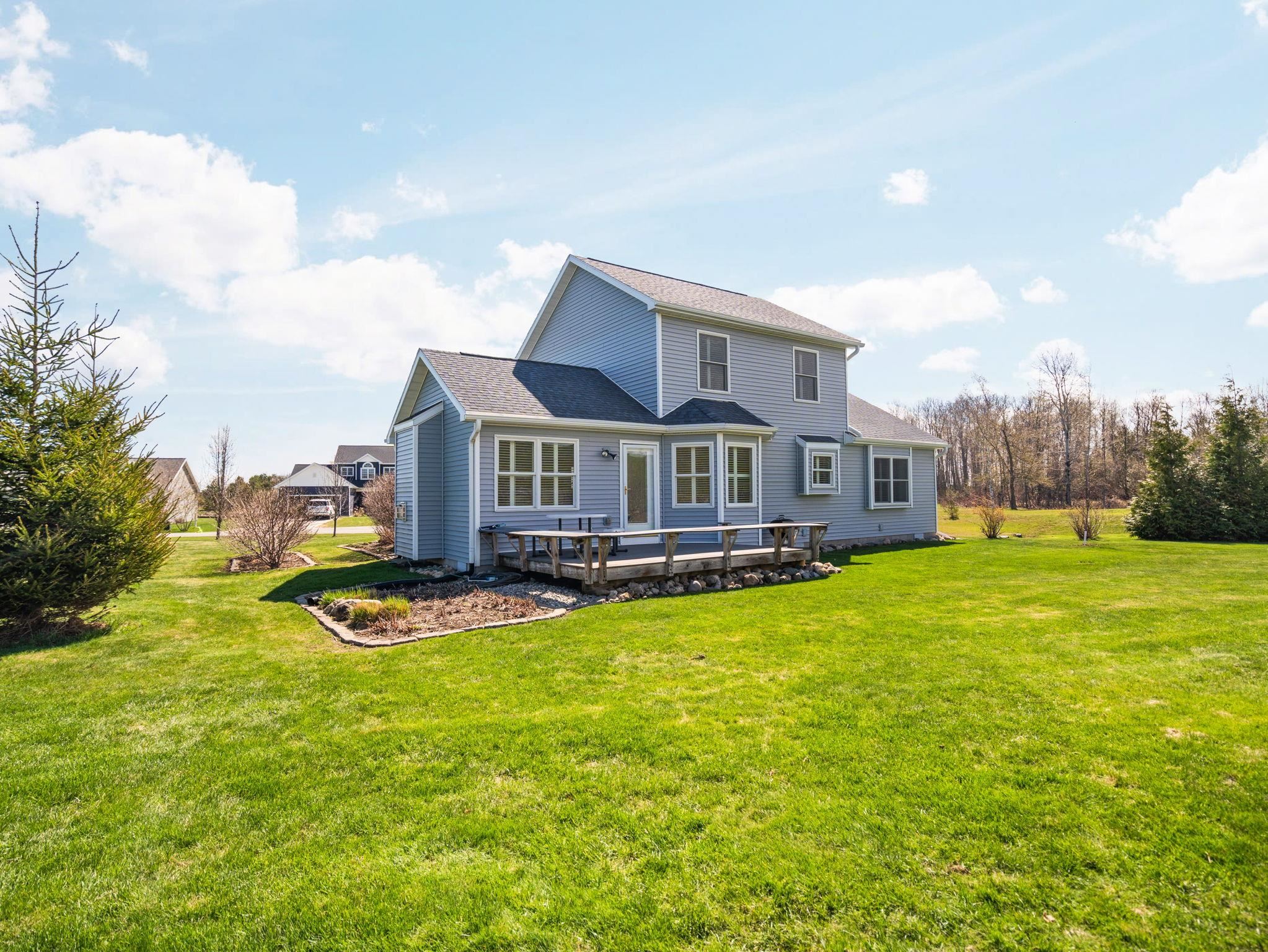 5th image of 7031 Applewood Dr, Charlevoix, MI 49720 | MLS# 80071040