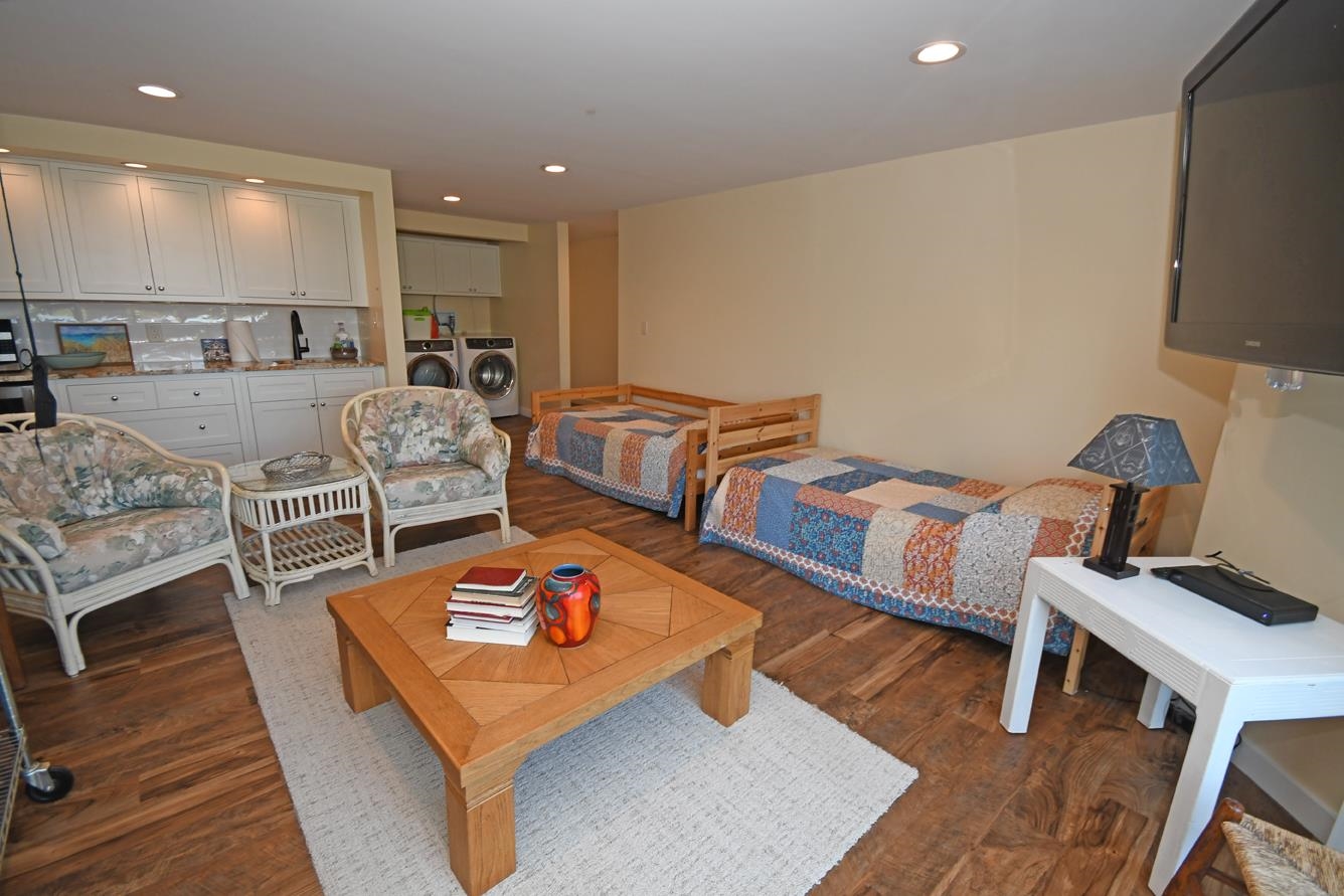 2nd image of 23 S Bch, Glen Arbor, MI 49636