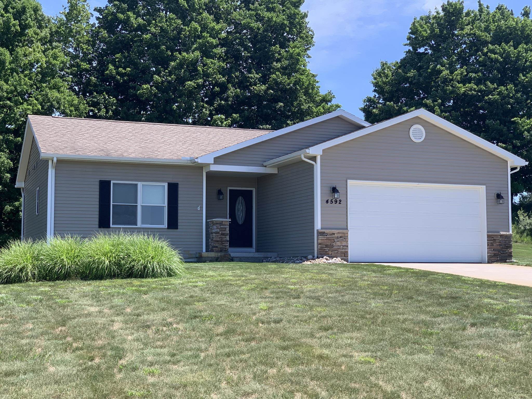 Photo 1 of Single family home for sale at 4592 Fairway Dr, Traverse City, MI 49685 | MLS# 78080071118 | Listing updated on 2026-09-22