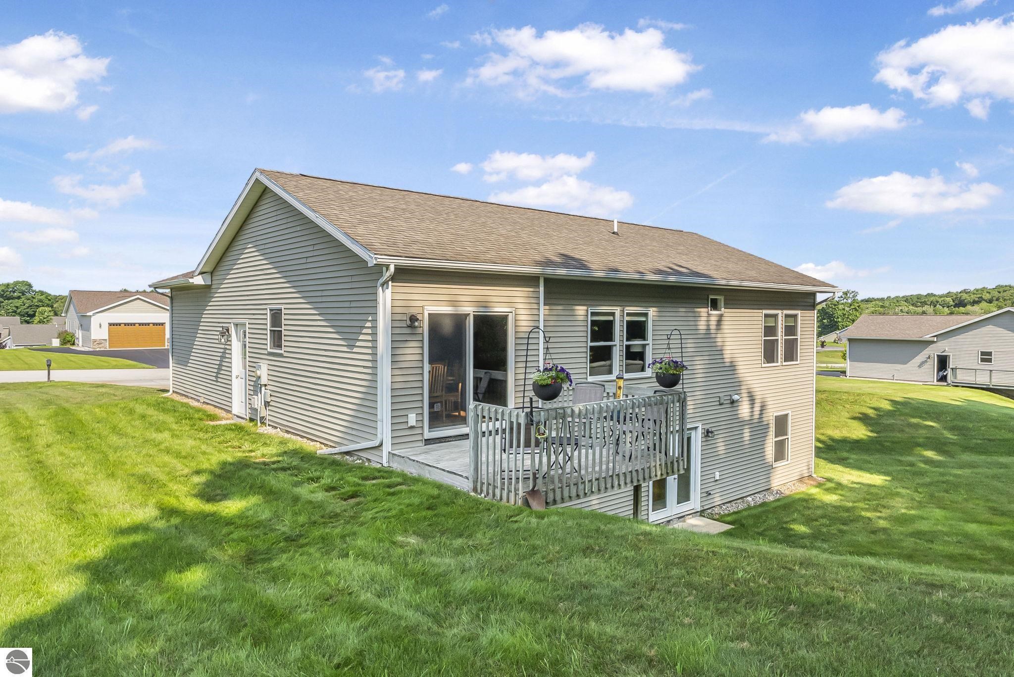 Photo 3 of Single family home for sale at 4592 Fairway Dr, Traverse City, MI 49685 | MLS# 78080071118 | Listing updated on 2026-09-22