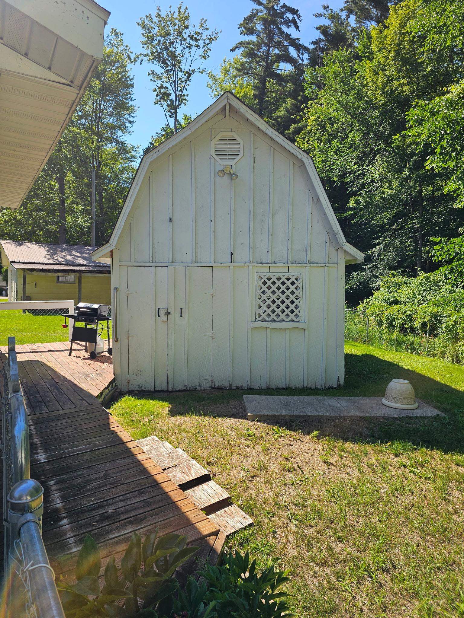 3rd image of 514 W M-55, Tawas City, MI 48763 | MLS# 77080071146