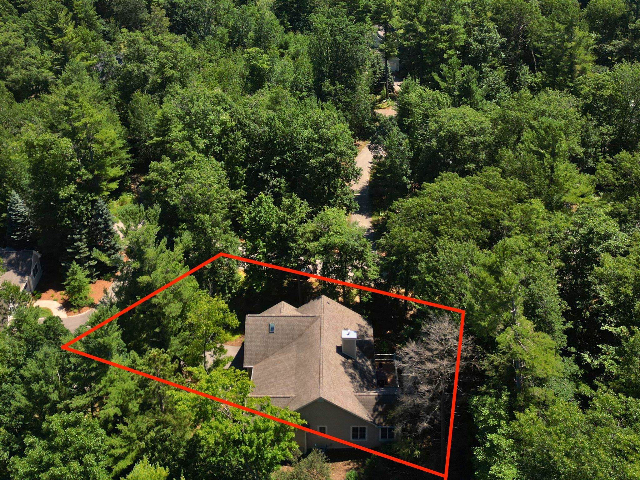 3rd image of 6 Twisted Oak, Glen Arbor, MI 49636 | MLS# 80071152