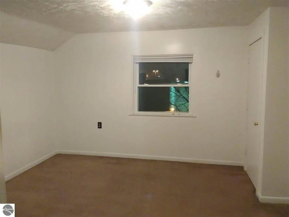 17th image of 122 E River St, Cadillac, MI 49601 | MLS# 78080071200