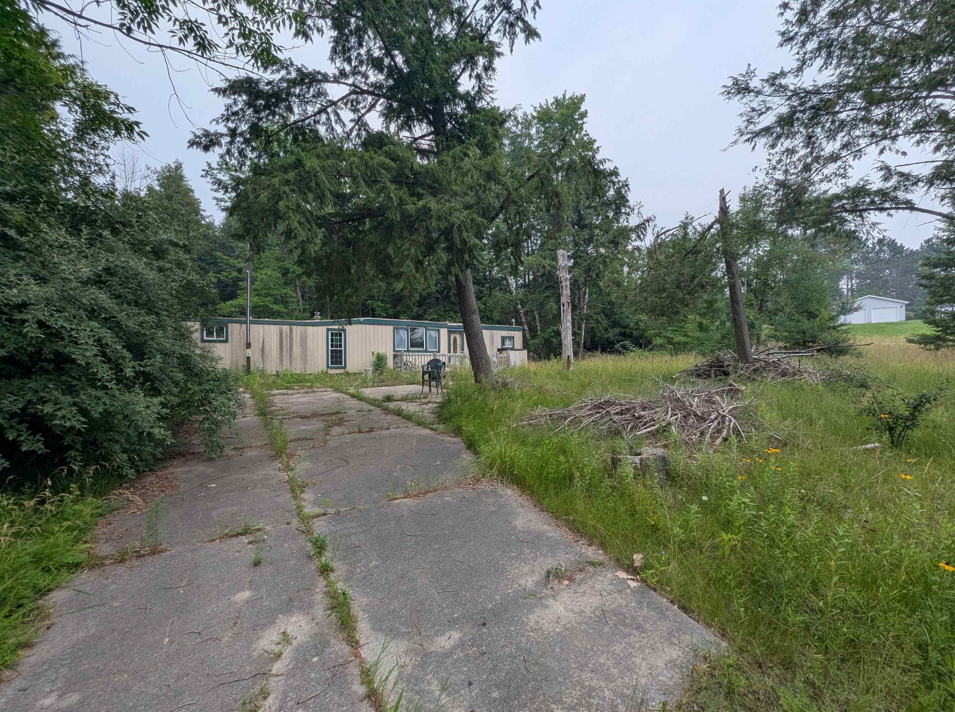 3rd image of 4192 Highbanks Dr, Omer, MI 48749 | MLS# 80071214